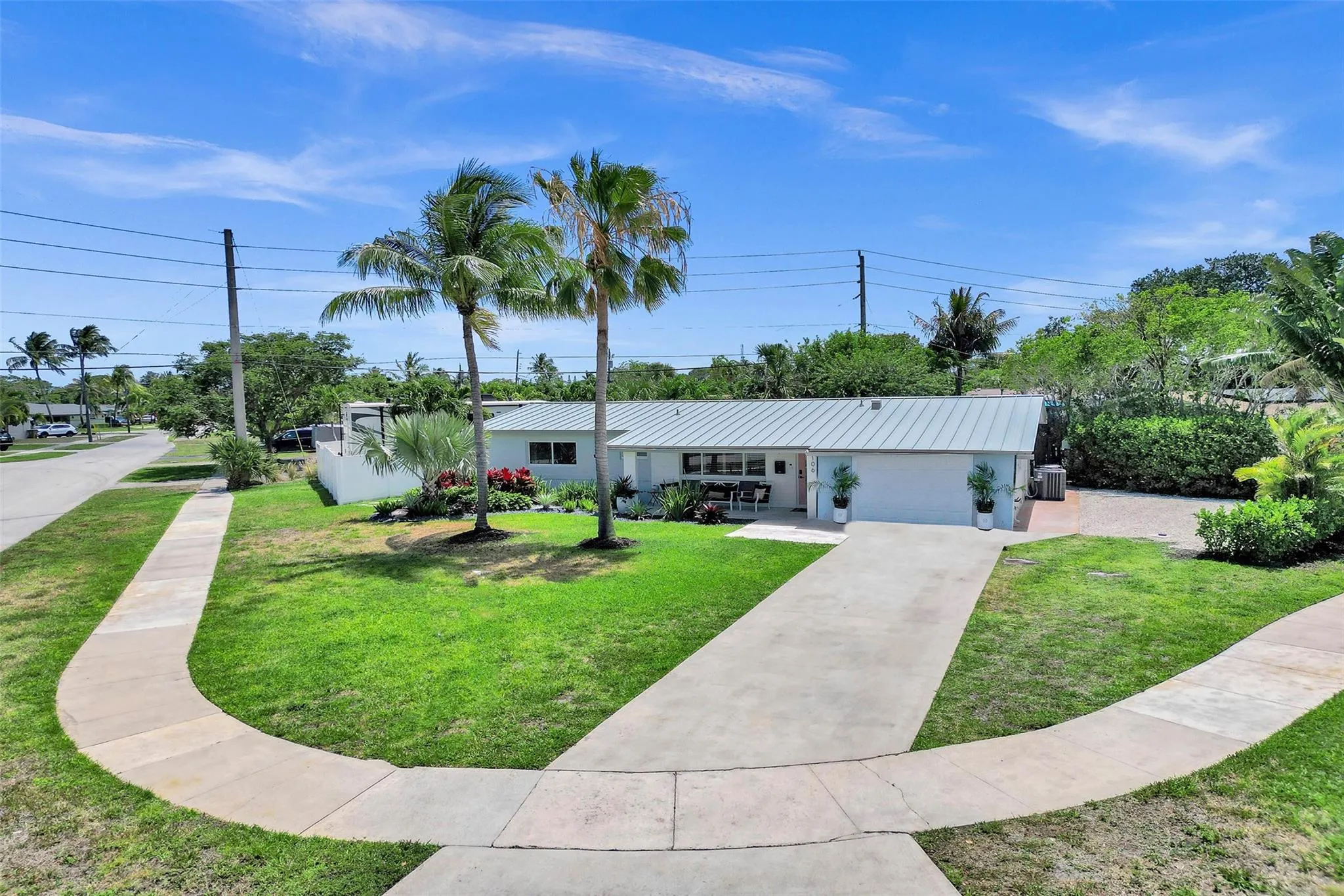 106 SE 10th Ct