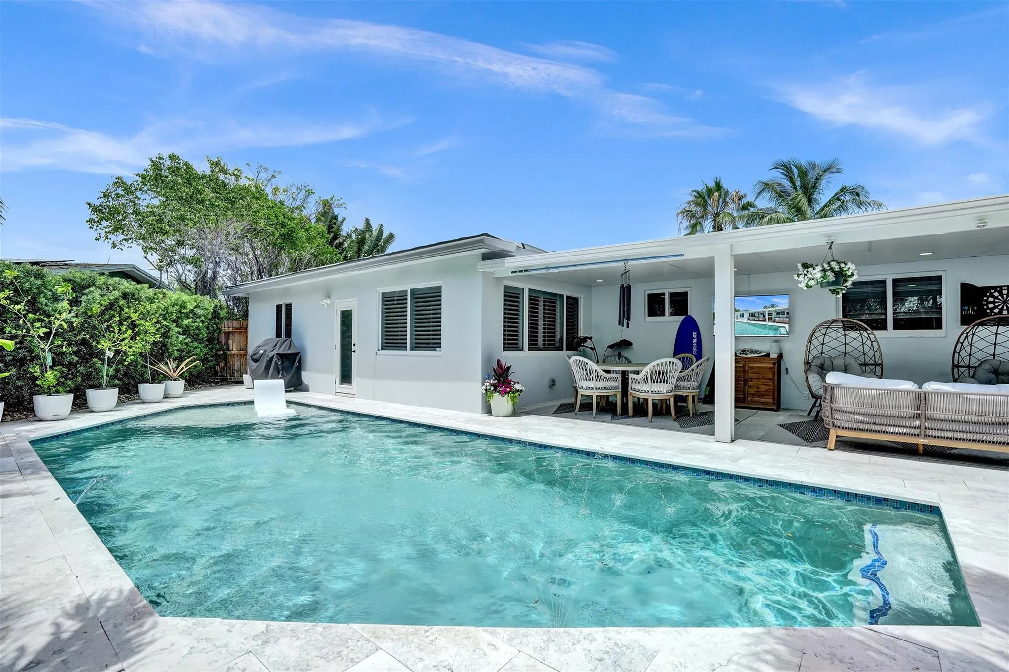 106 SE 10th Ct