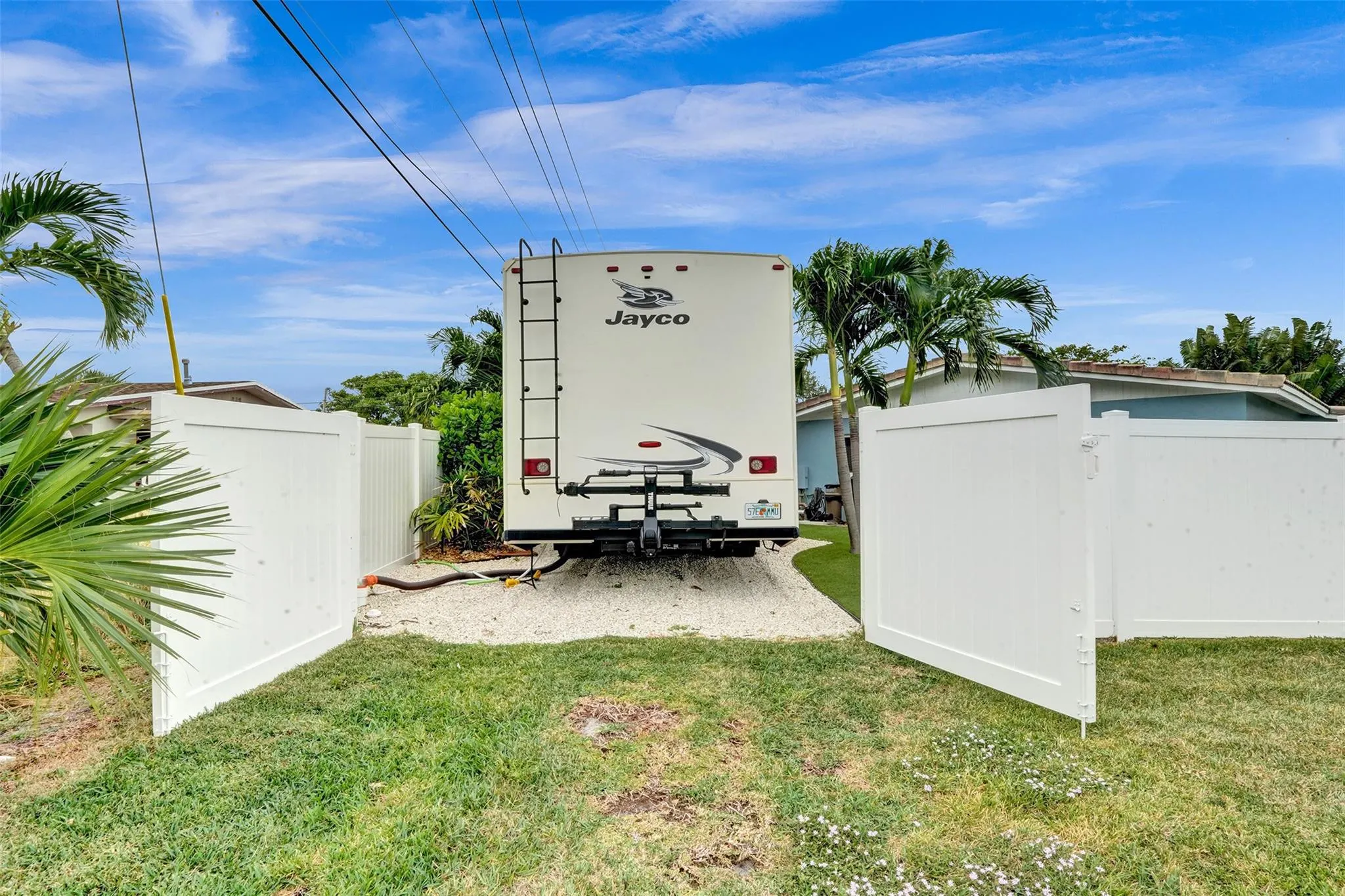 106 SE 10th Ct