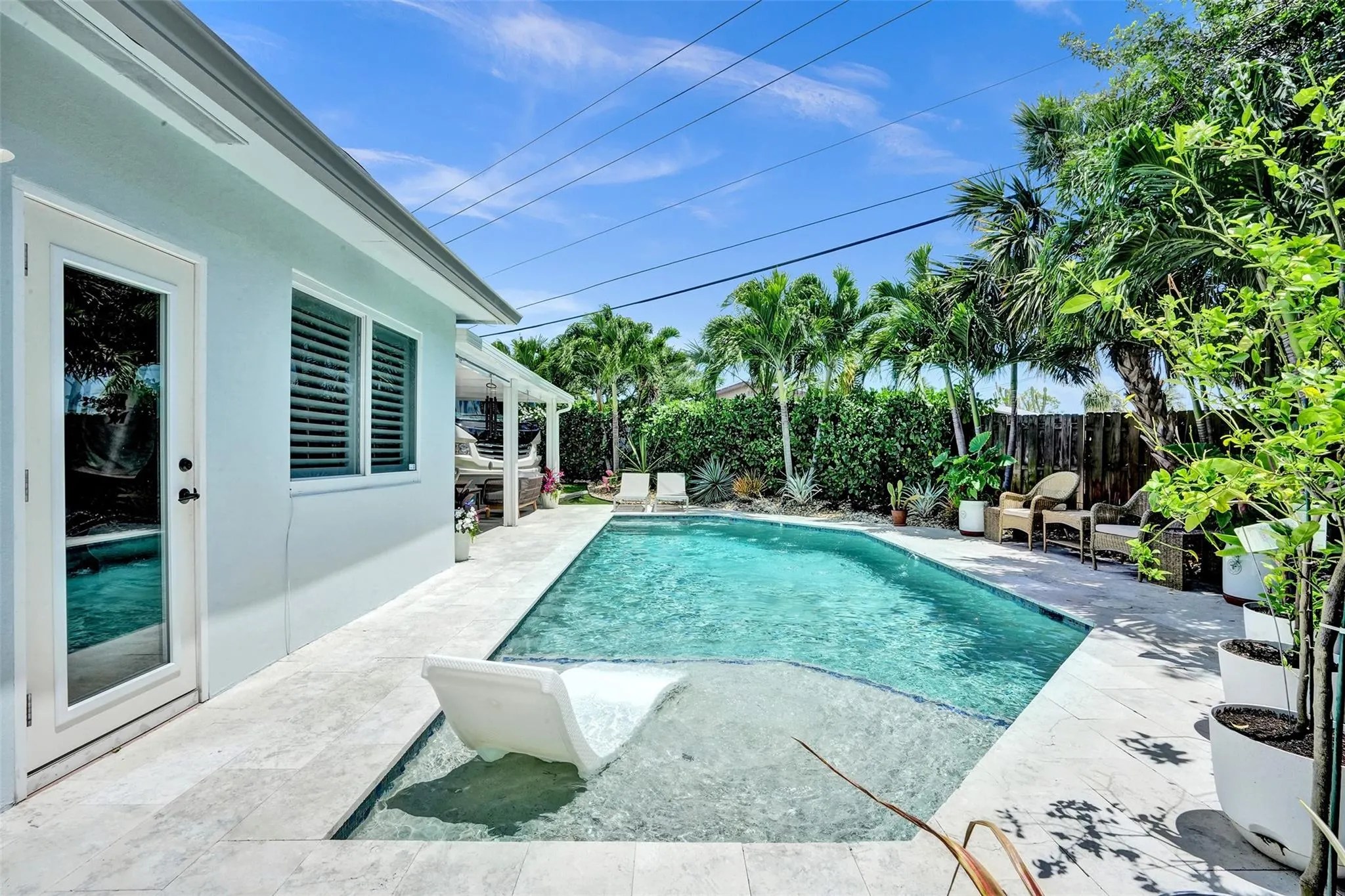 106 SE 10th Ct