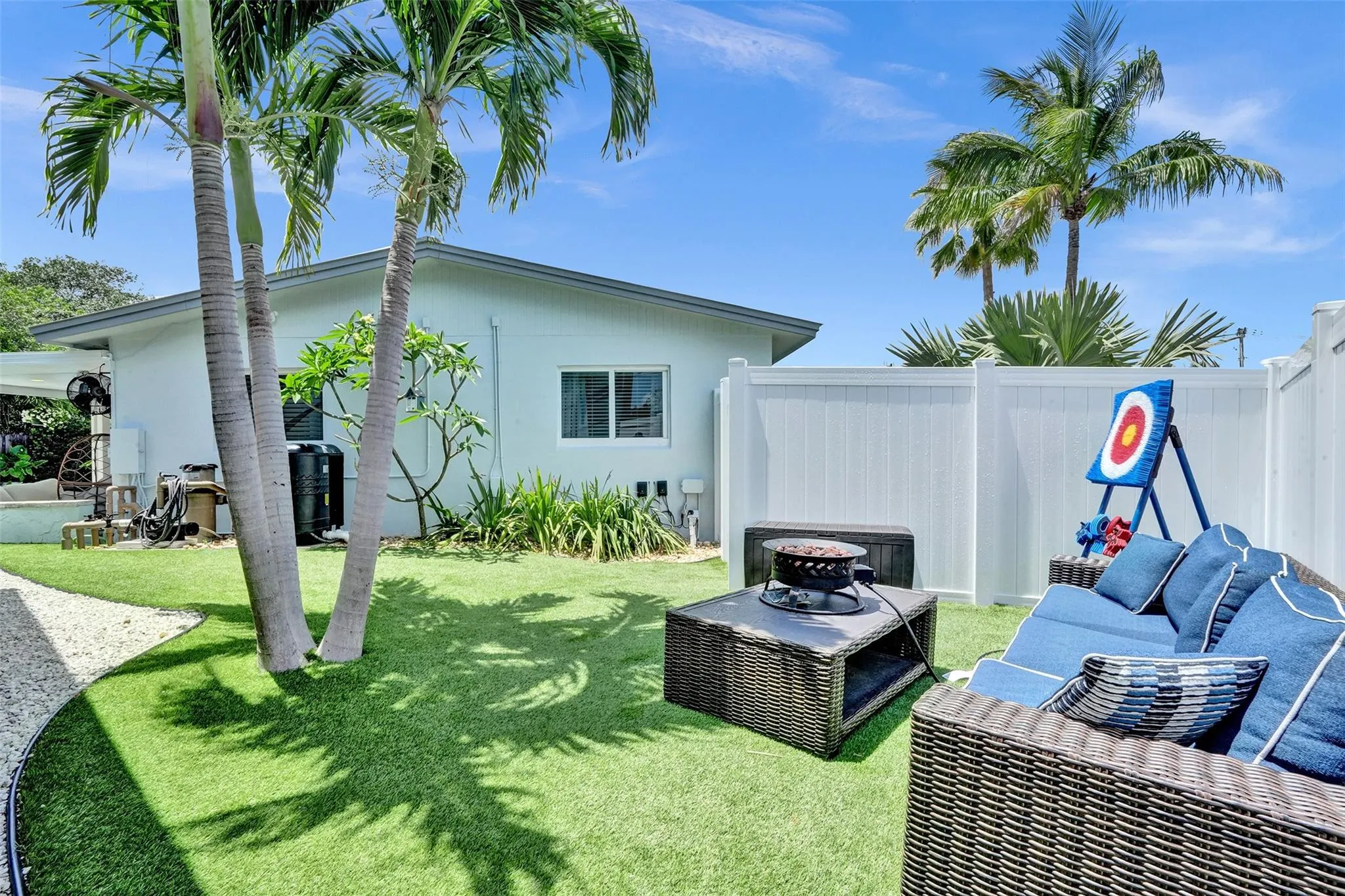 106 SE 10th Ct