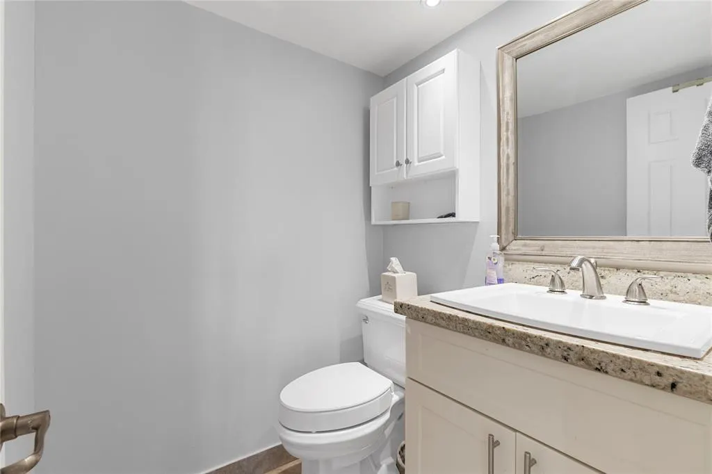 400 Leslie Dr, #1001