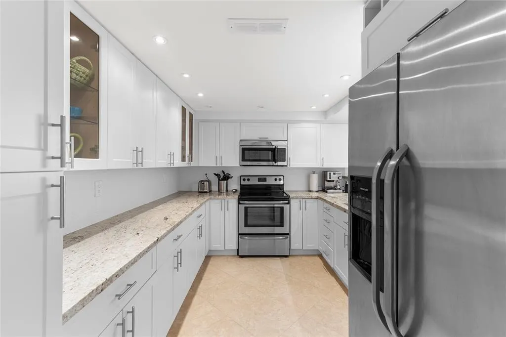 400 Leslie Dr, #1001