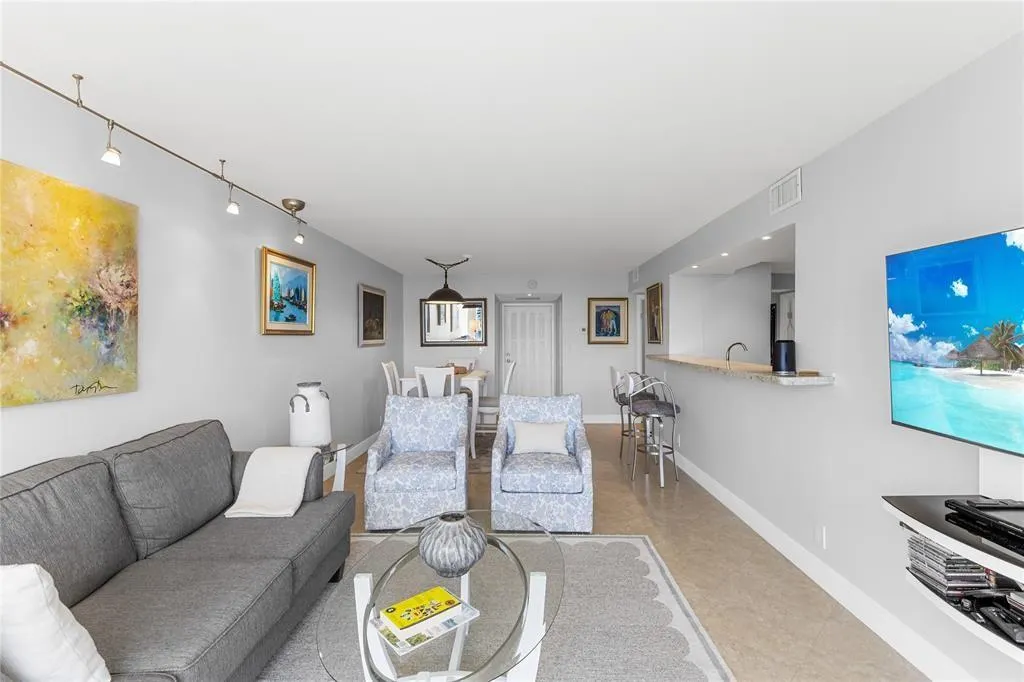 400 Leslie Dr, #1001