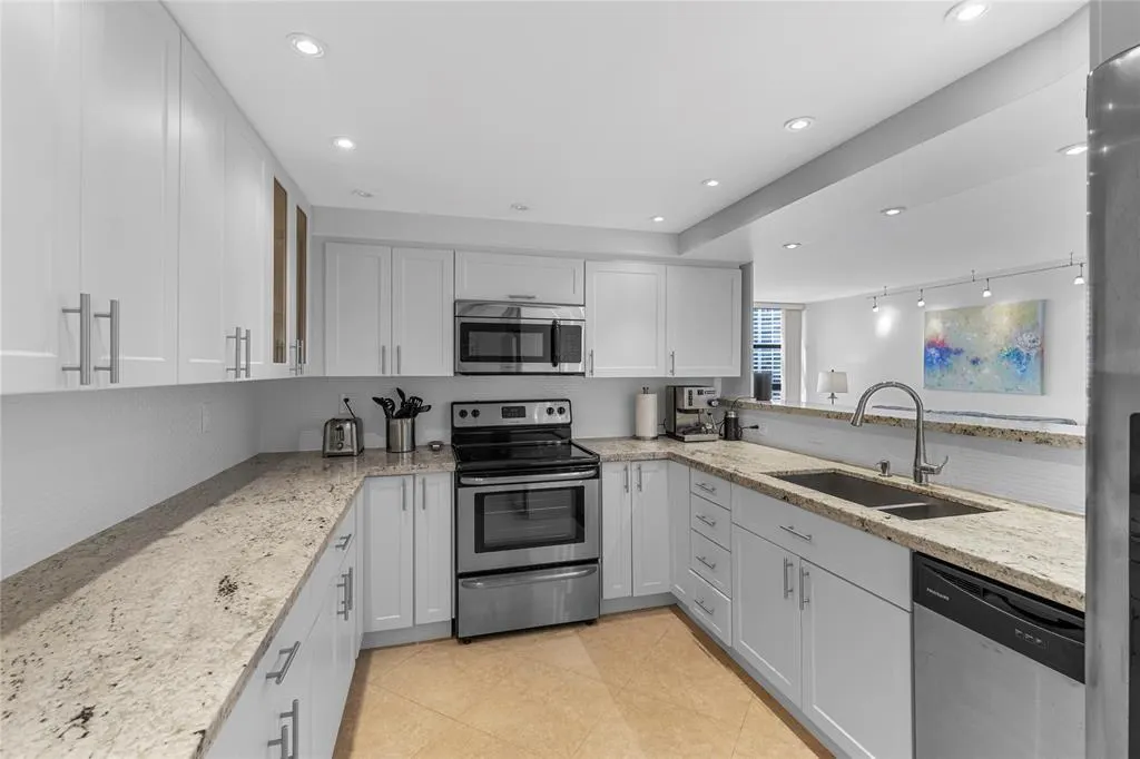 400 Leslie Dr, #1001