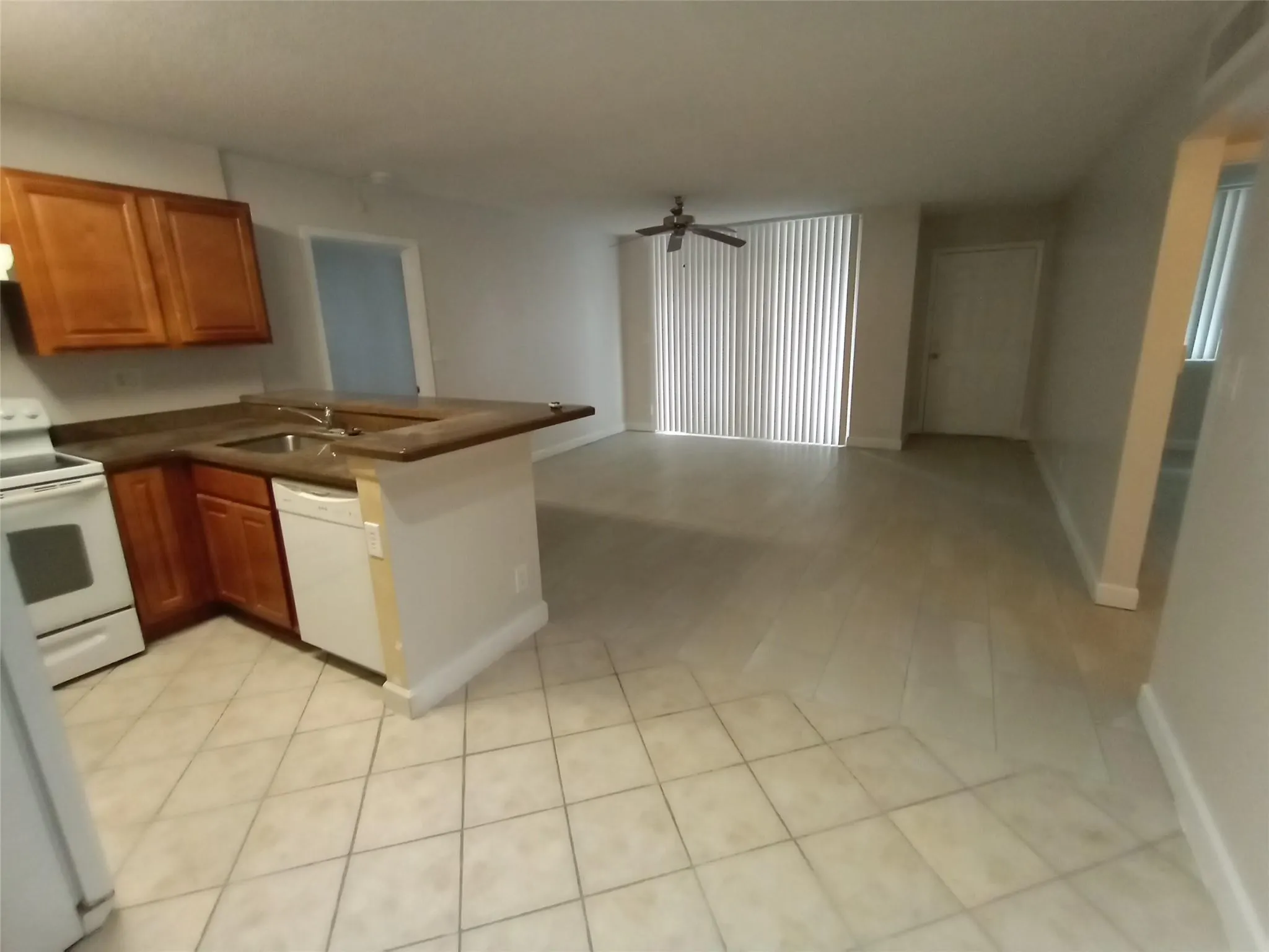 751 Lyons Rd, #18-103