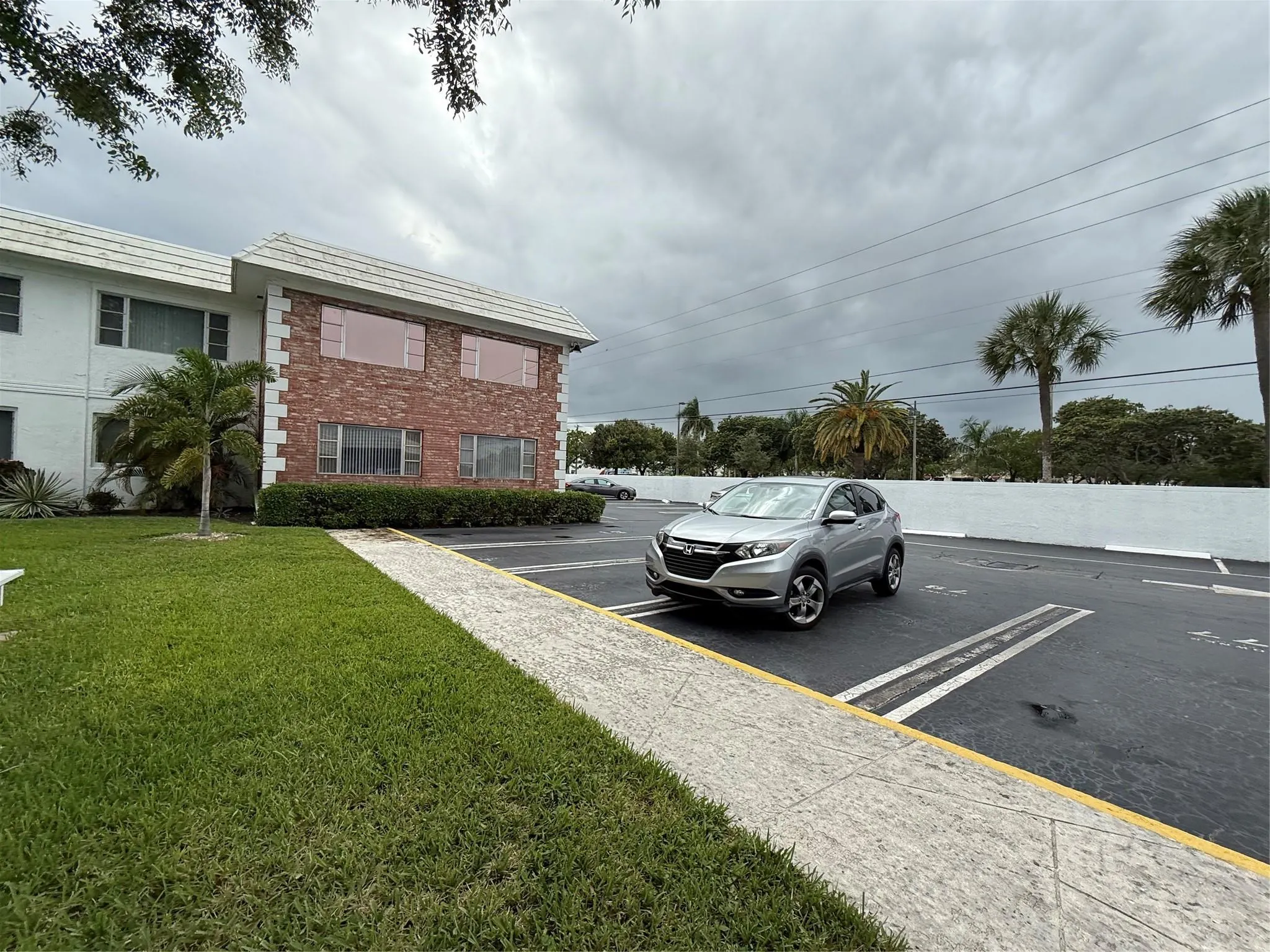 412 S Cypress Rd, #225