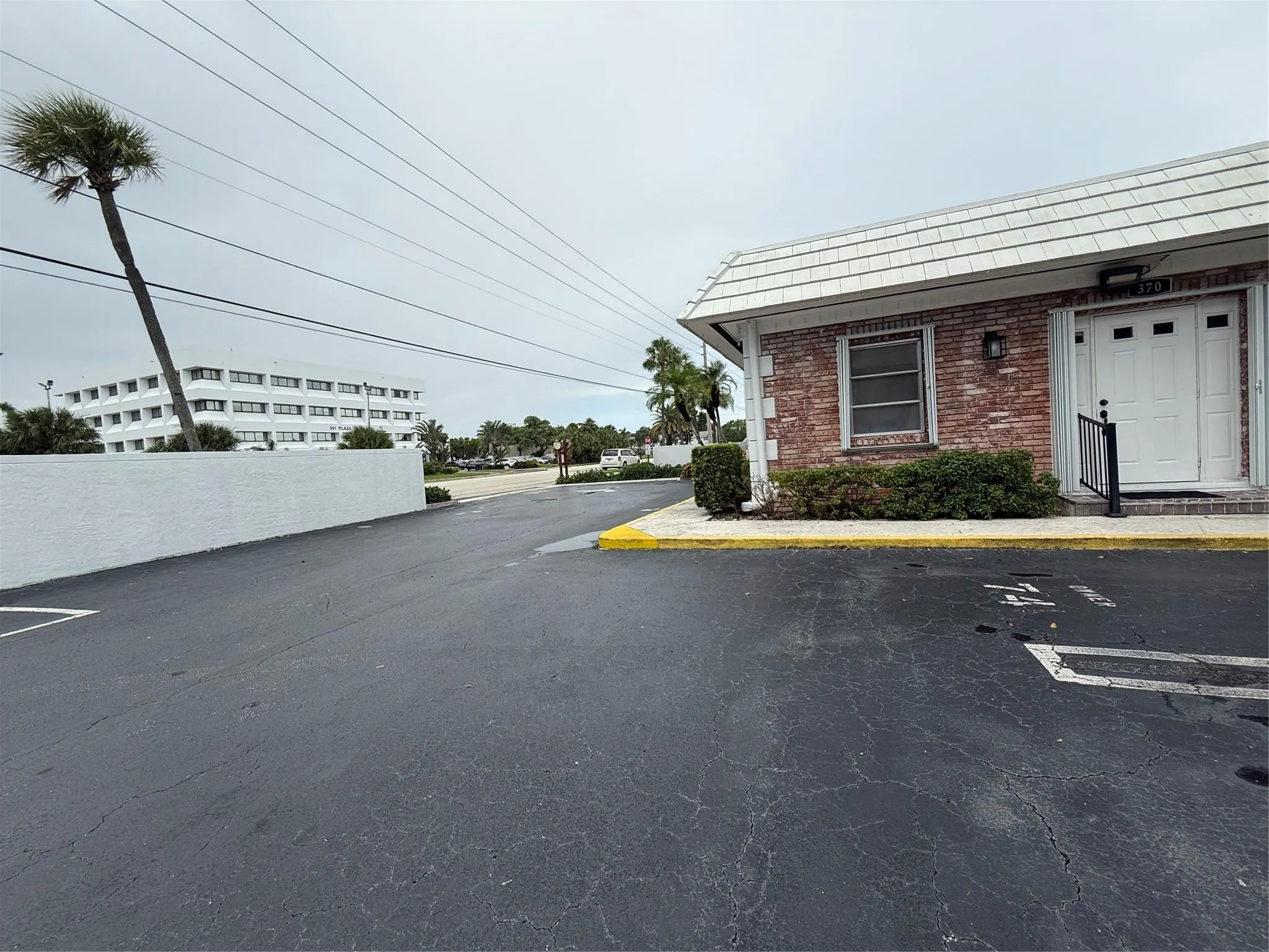 412 S Cypress Rd, #225