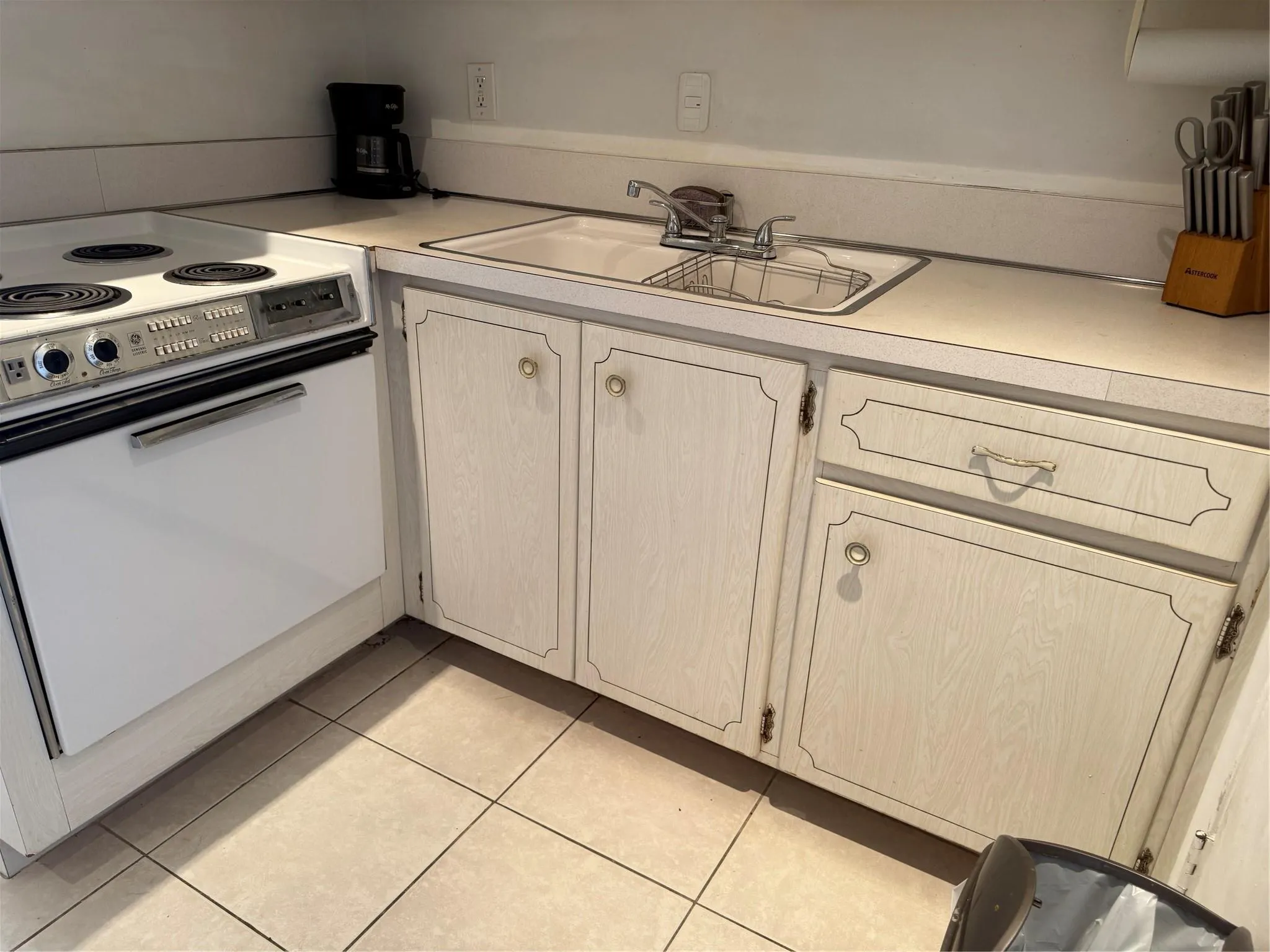 412 S Cypress Rd, #225