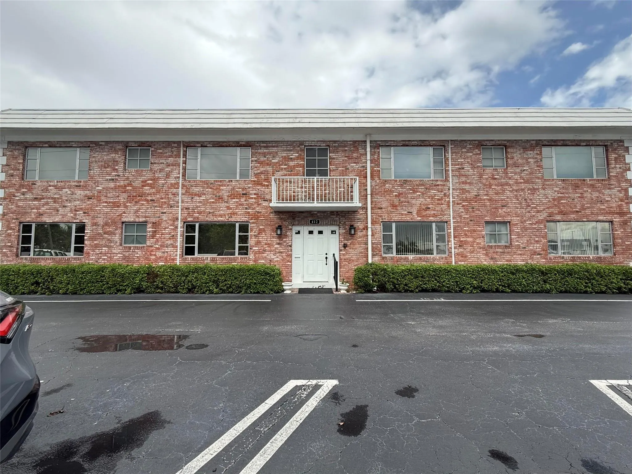 412 S Cypress Rd, #225