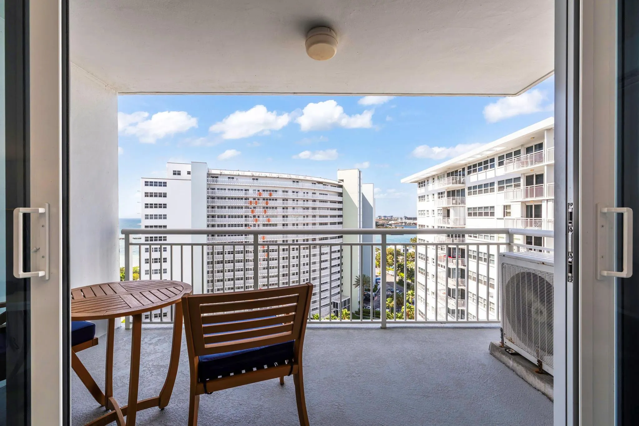 1920 S Ocean Dr, #1504