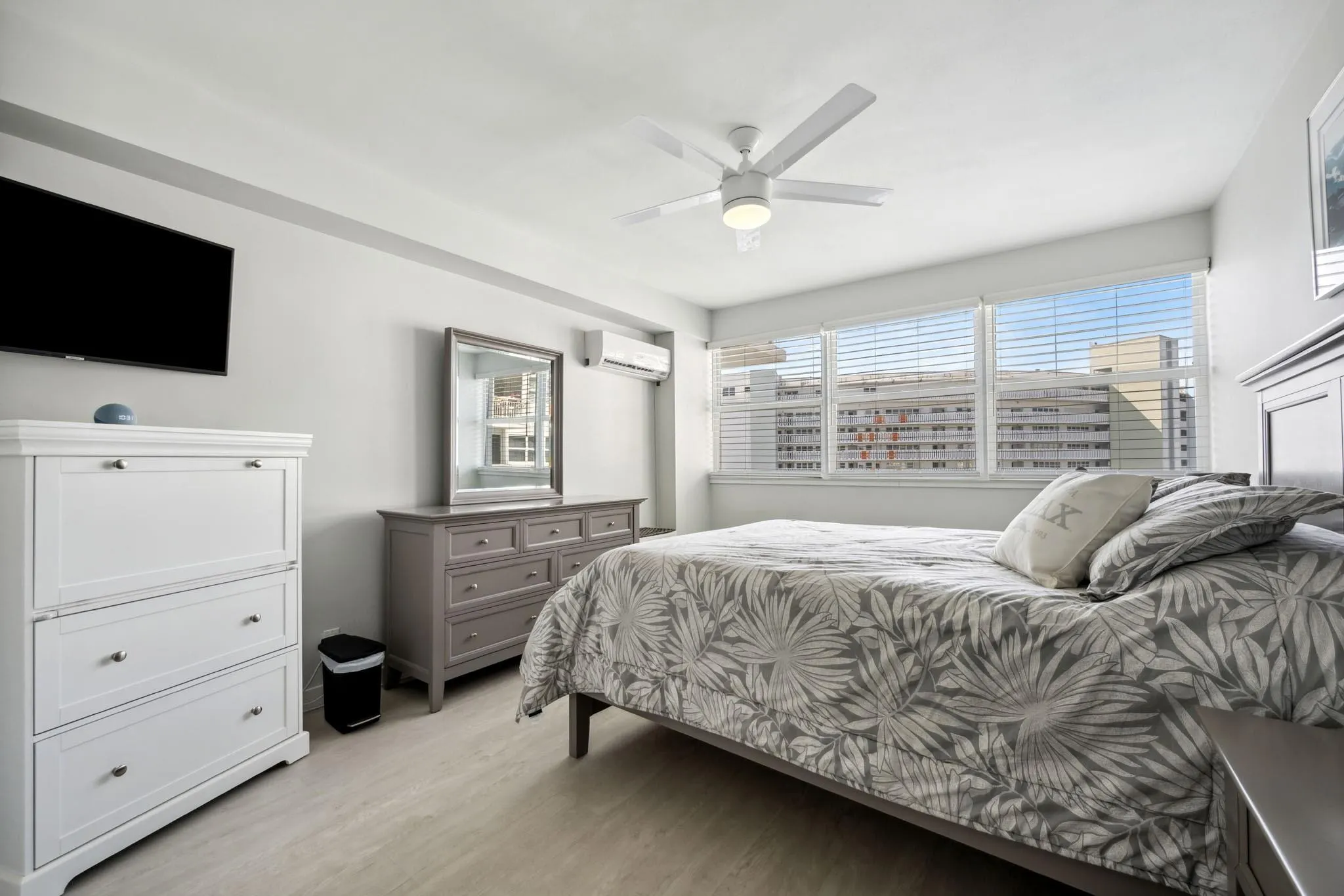 1920 S Ocean Dr, #1504