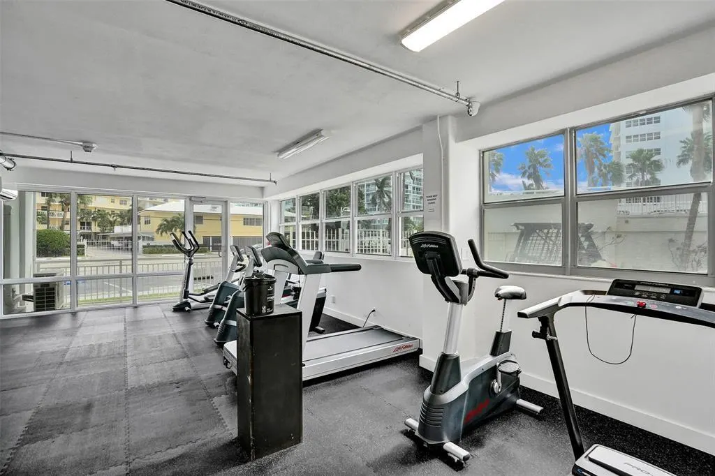 1920 S Ocean Dr, #1504