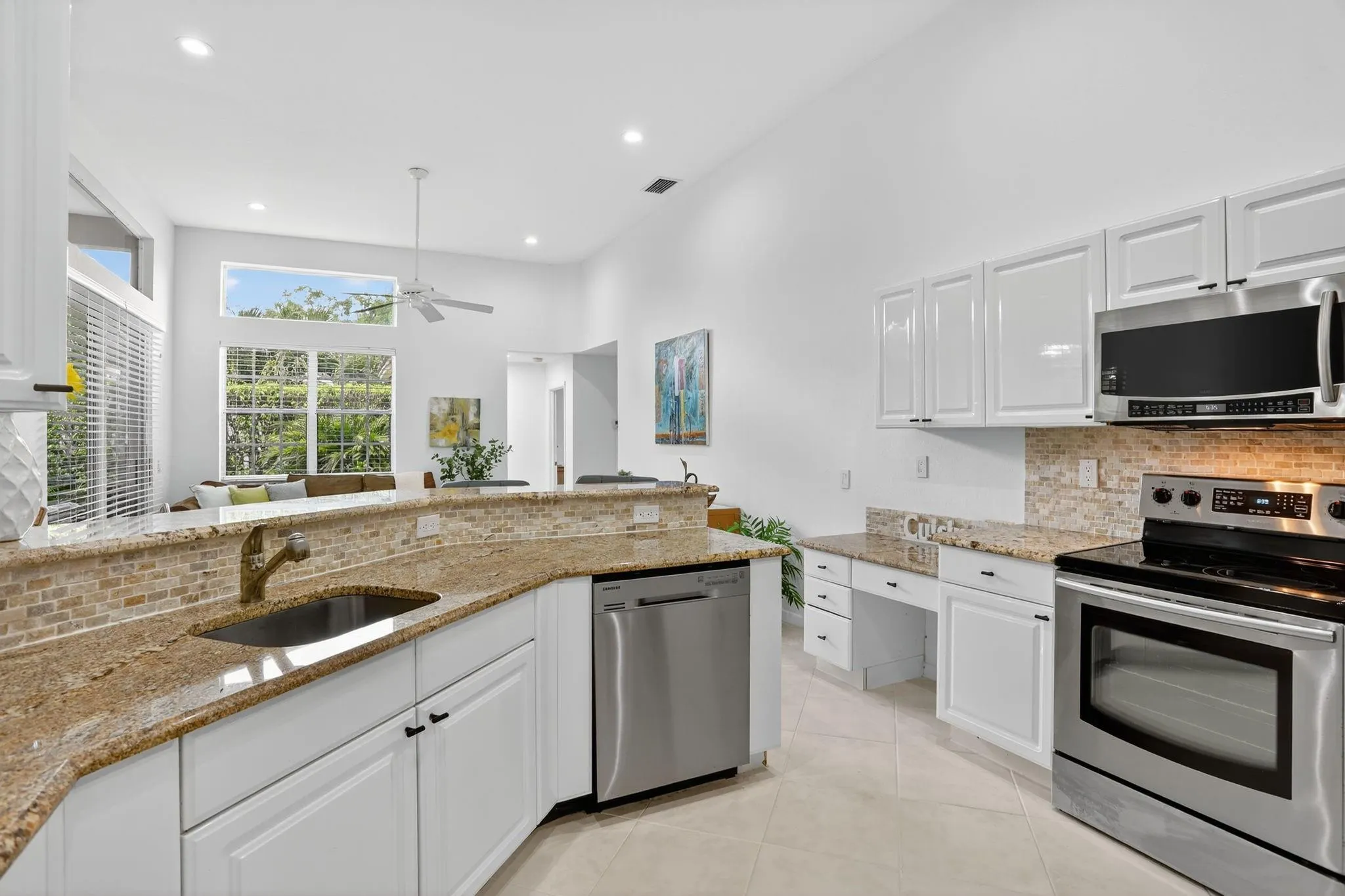 2807 Oakbrook Ln