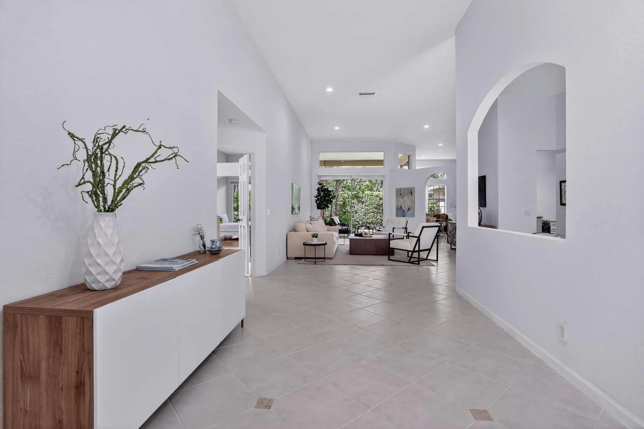 2807 Oakbrook Ln