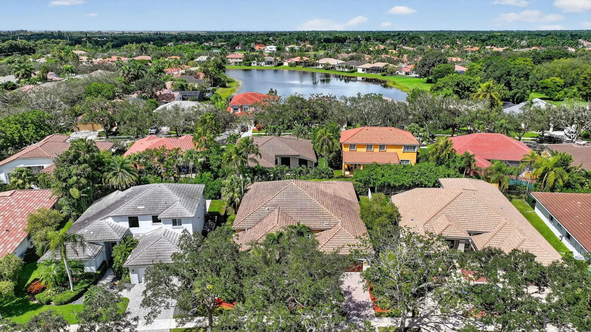 2807 Oakbrook Ln
