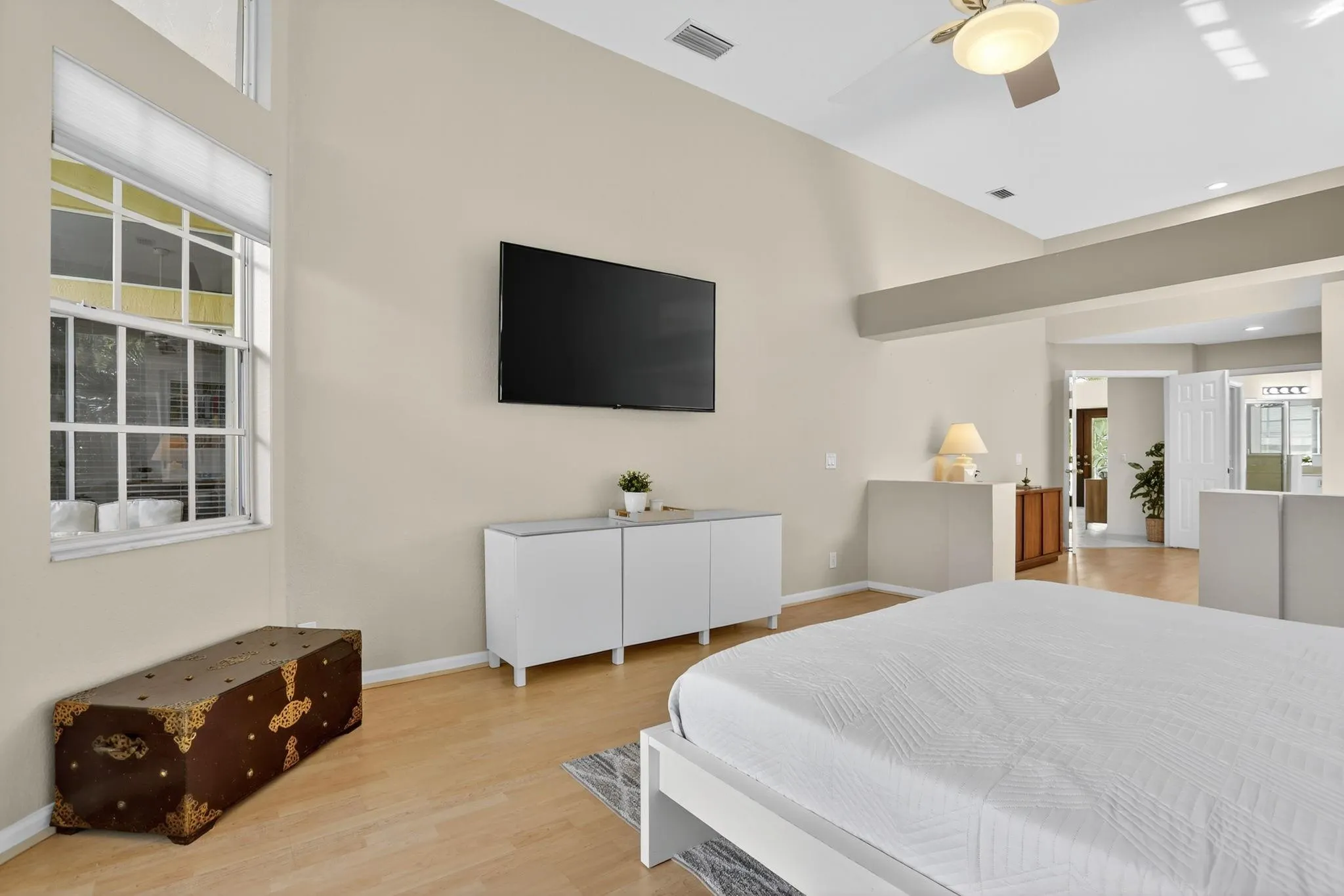 2807 Oakbrook Ln