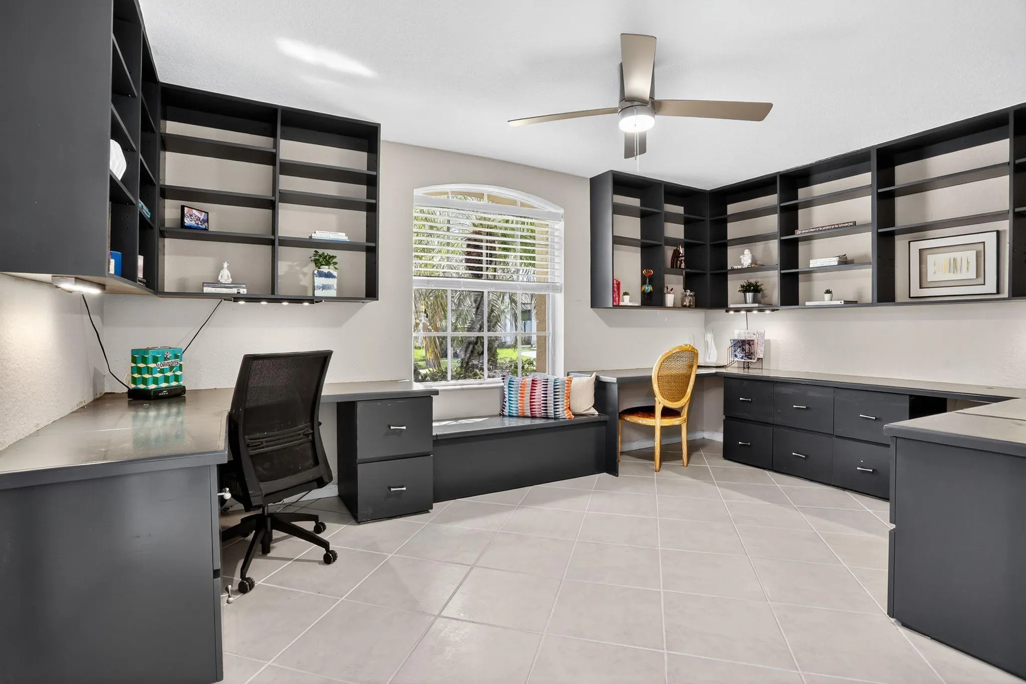 2807 Oakbrook Ln
