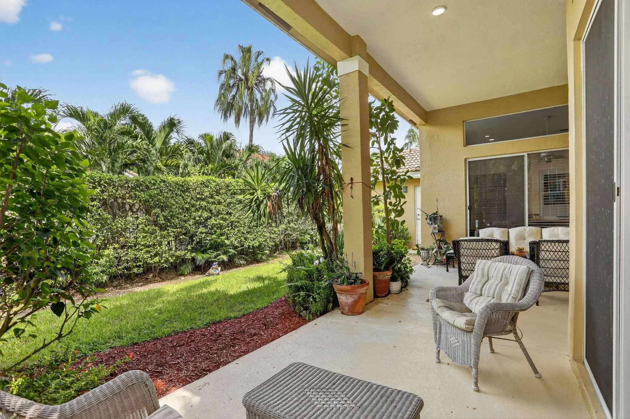 2807 Oakbrook Ln