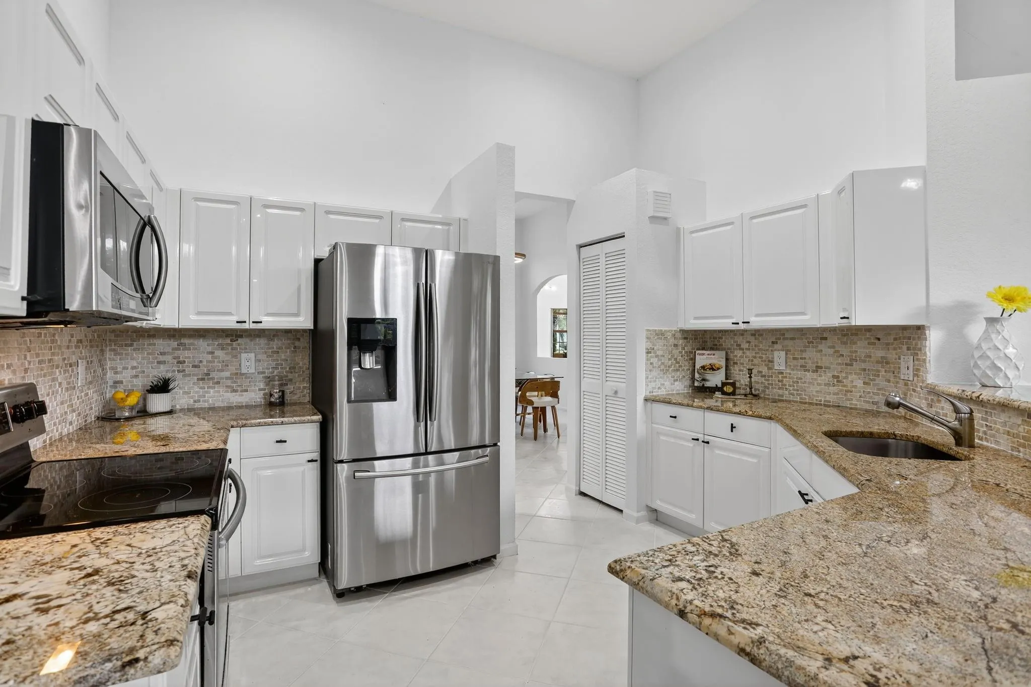 2807 Oakbrook Ln