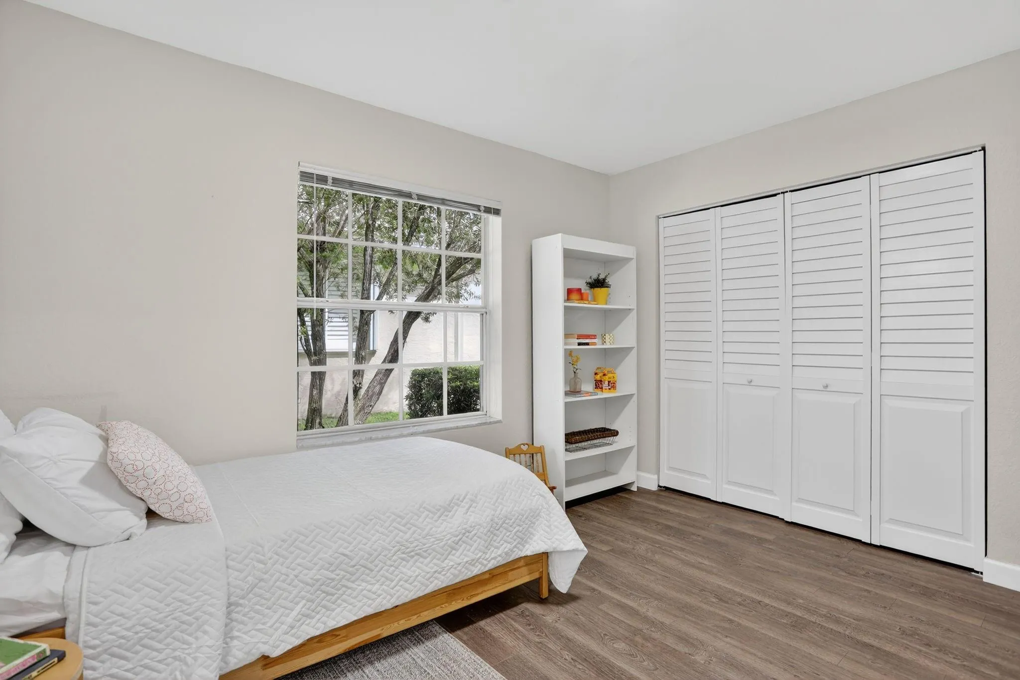 2807 Oakbrook Ln