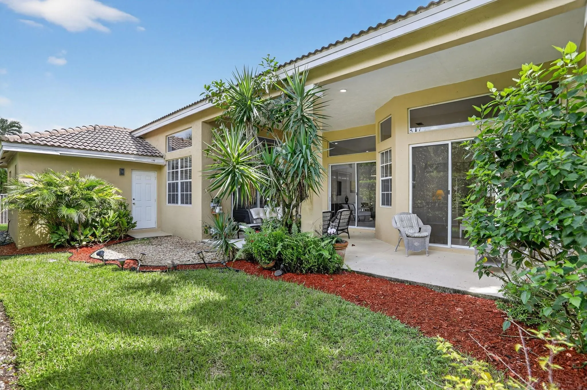 2807 Oakbrook Ln