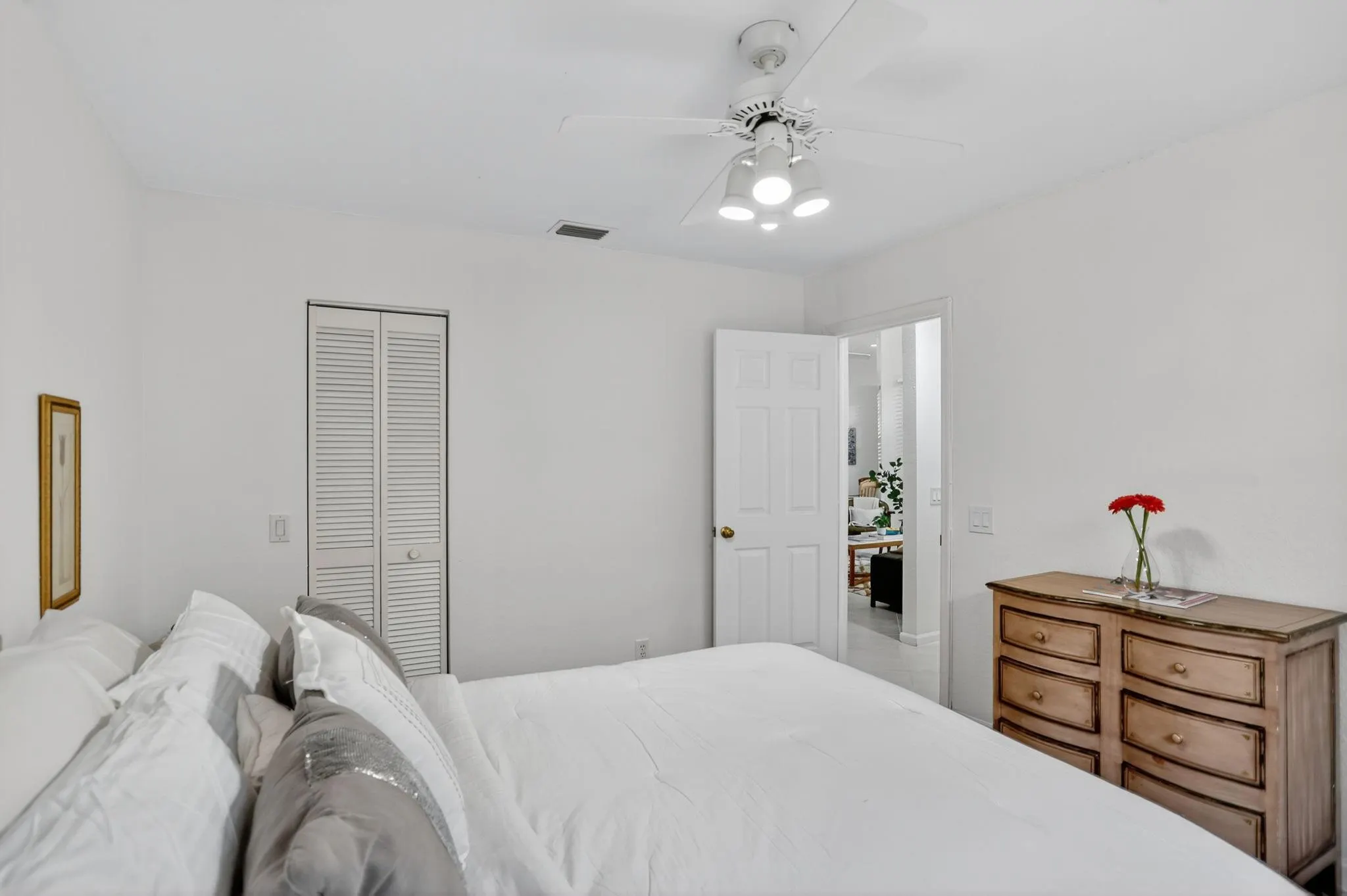 2807 Oakbrook Ln