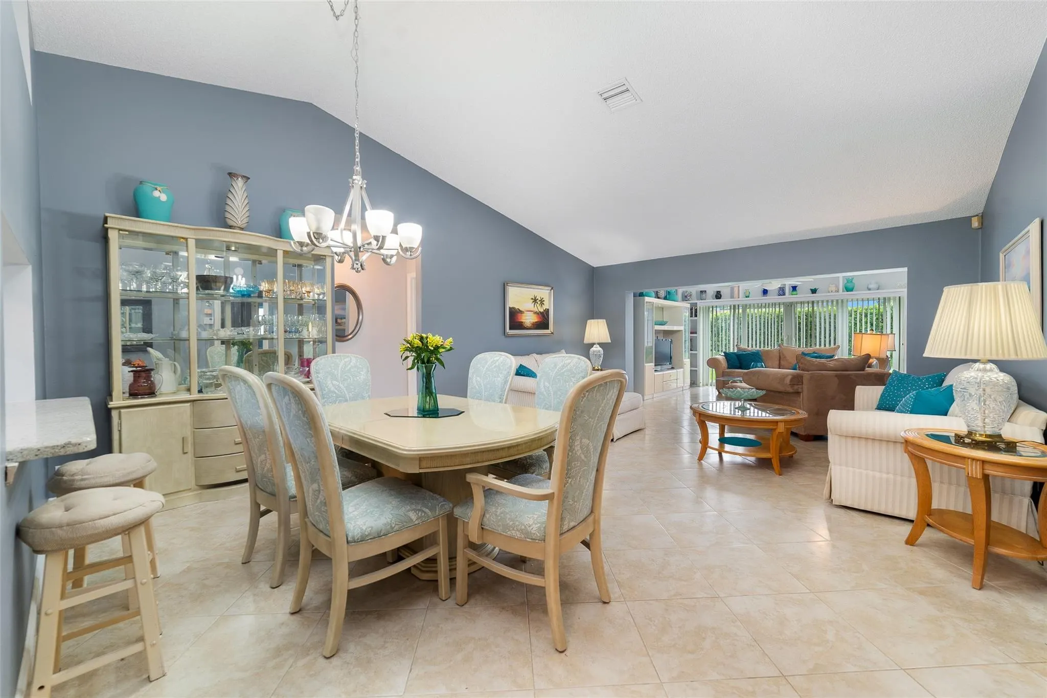 21314 Chinaberry Dr