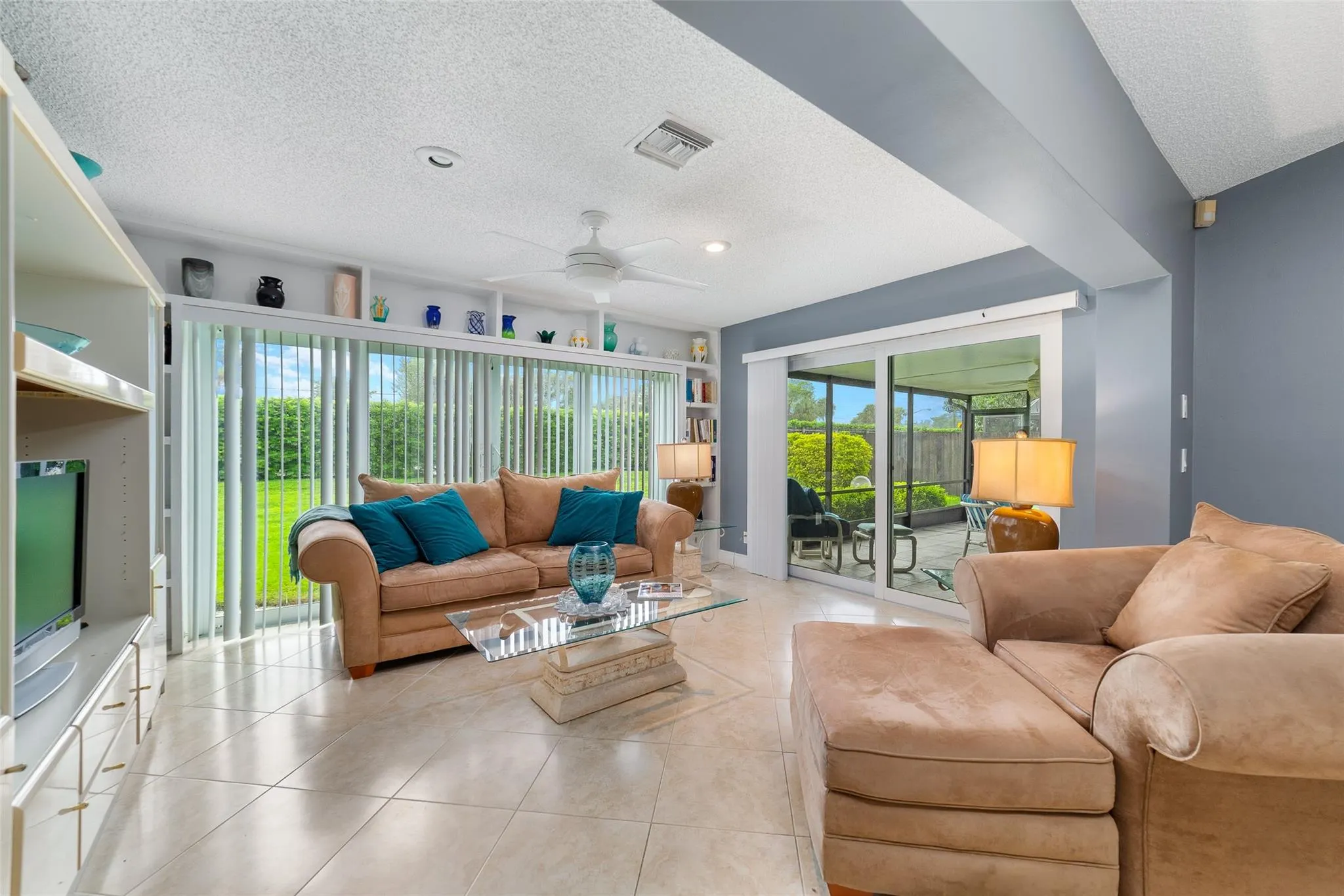 21314 Chinaberry Dr