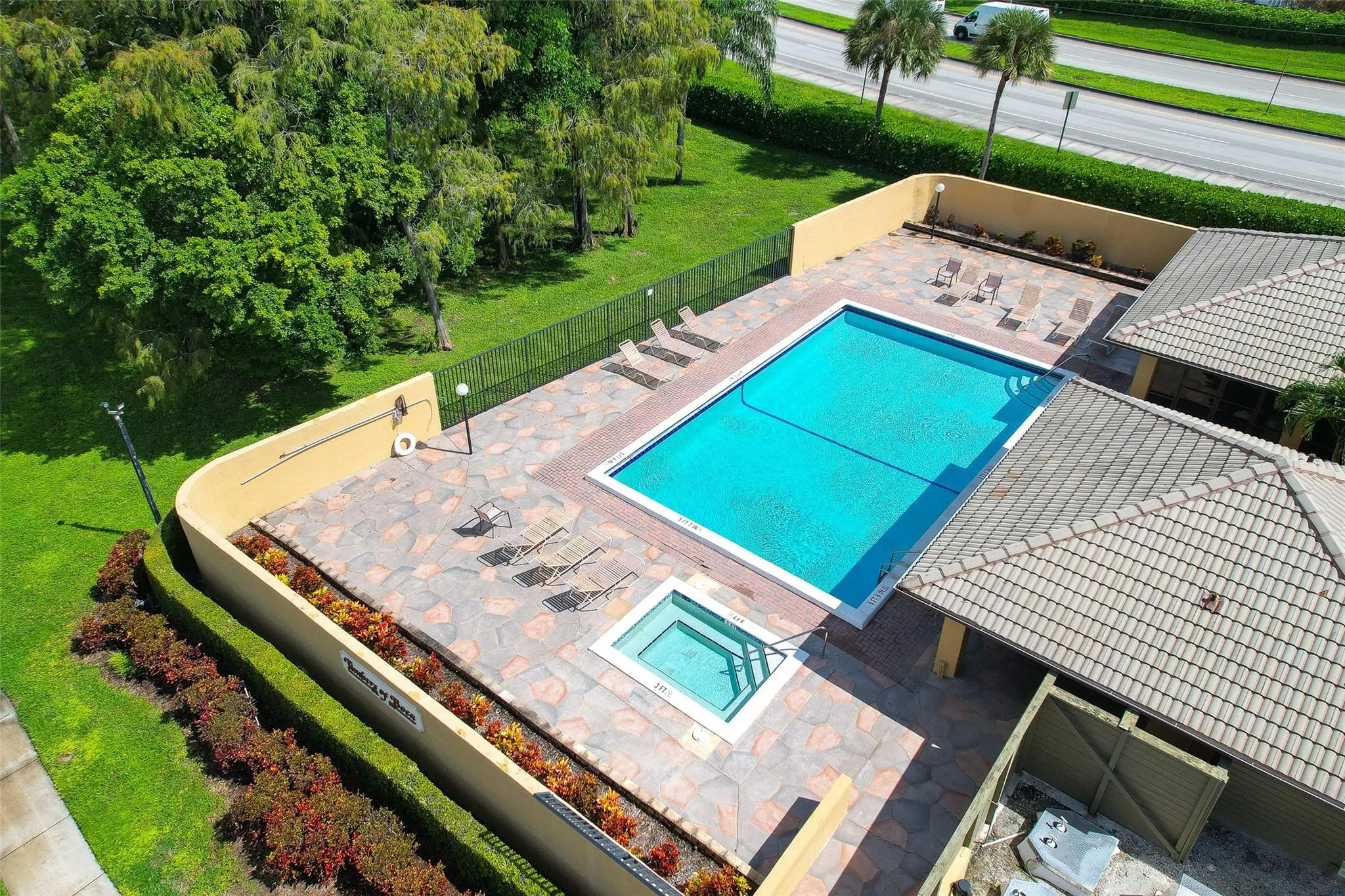 21314 Chinaberry Dr