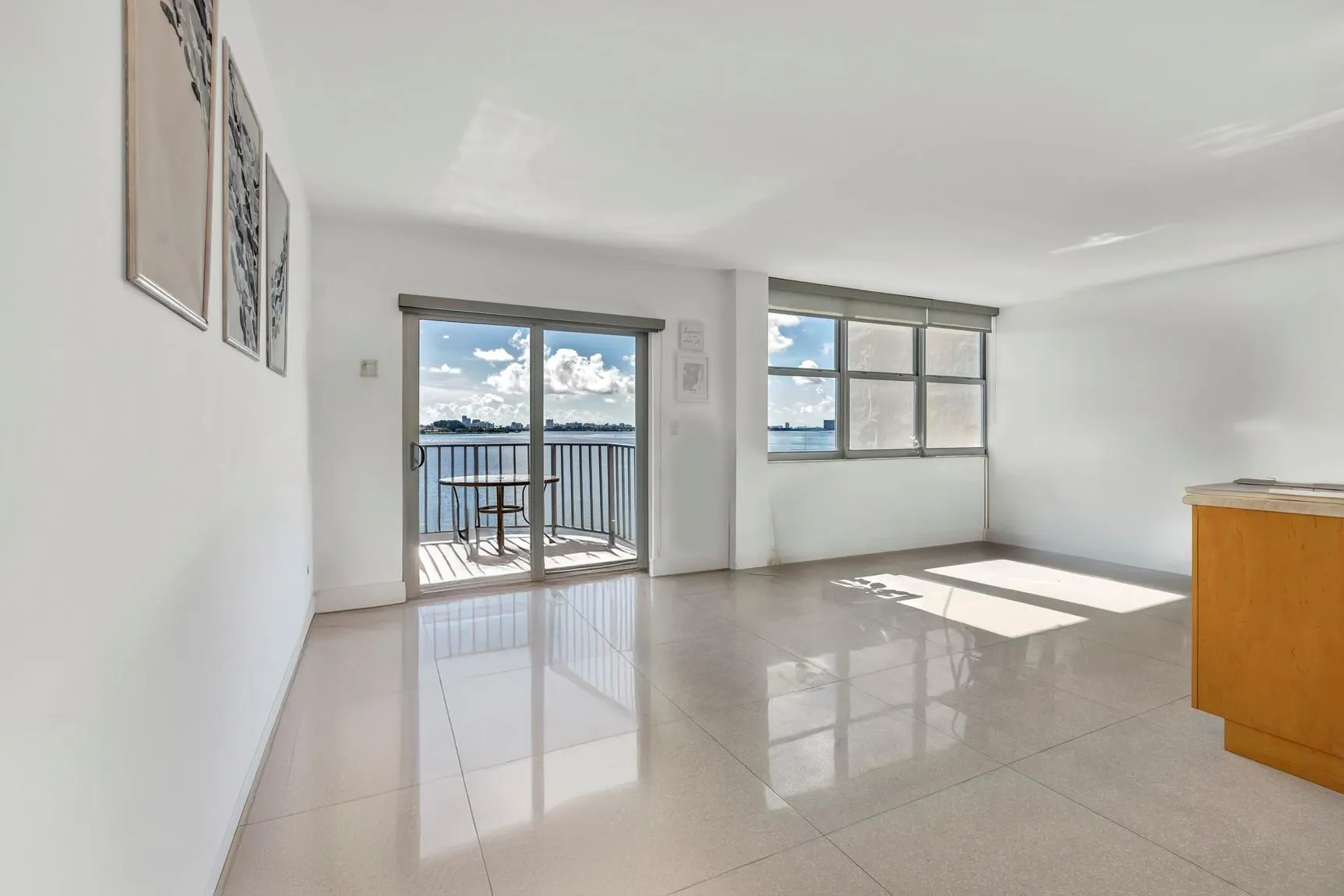 11930 N Bayshore Dr, #404