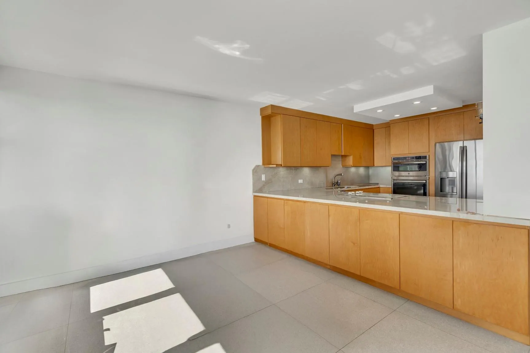 11930 N Bayshore Dr, #404