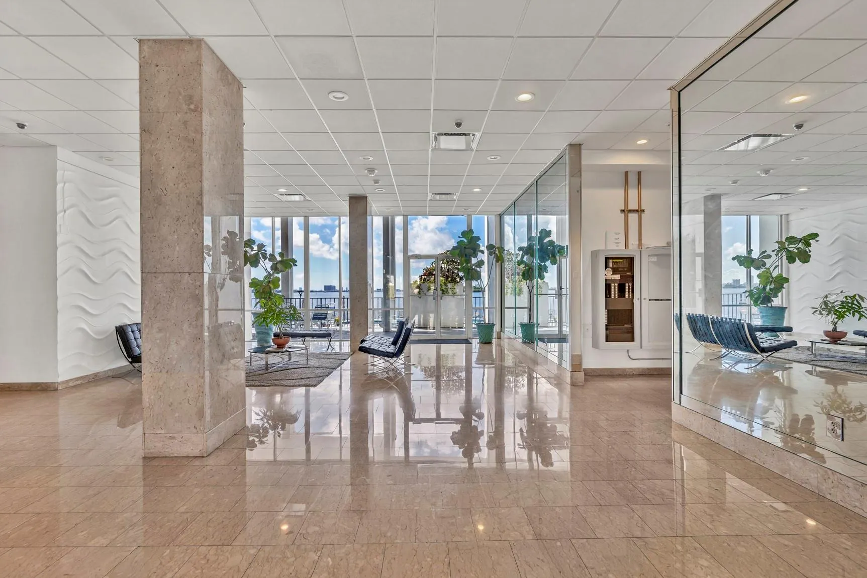 11930 N Bayshore Dr, #404