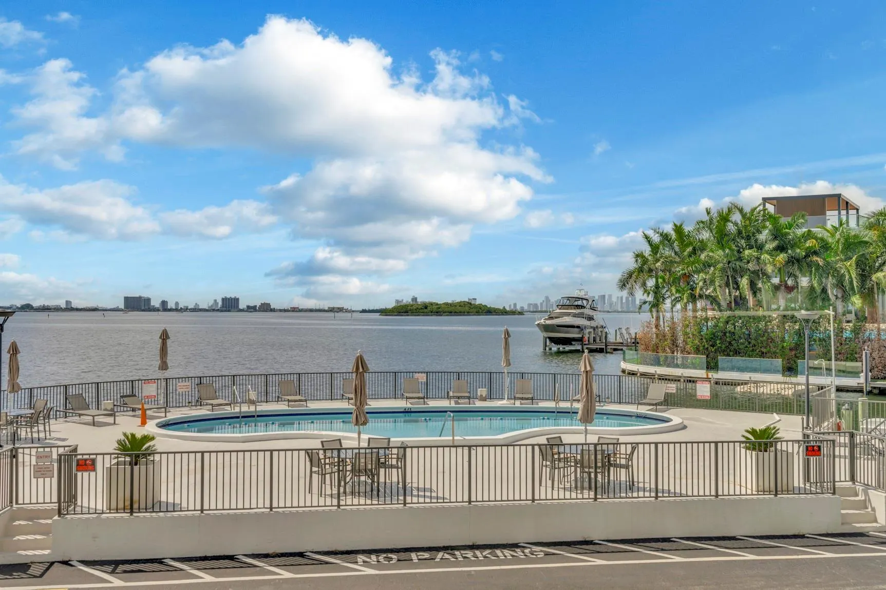11930 N Bayshore Dr, #404