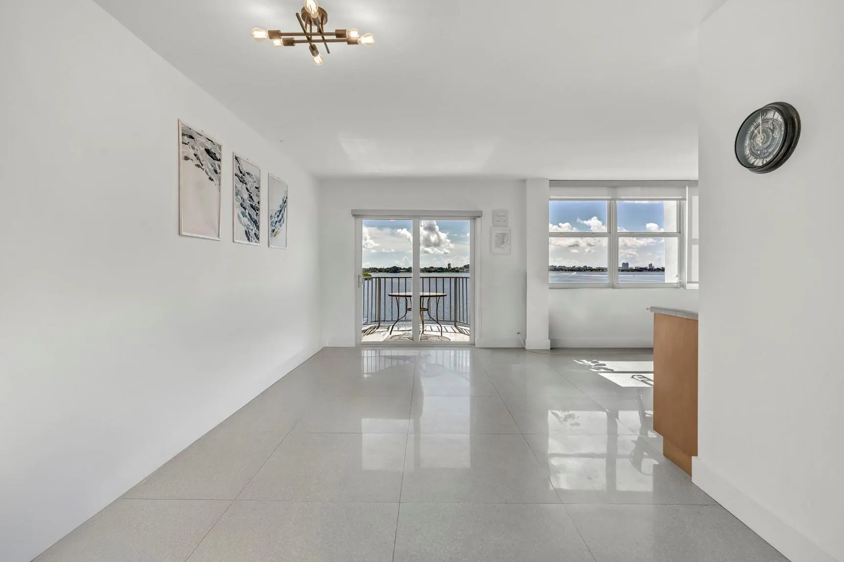 11930 N Bayshore Dr, #404