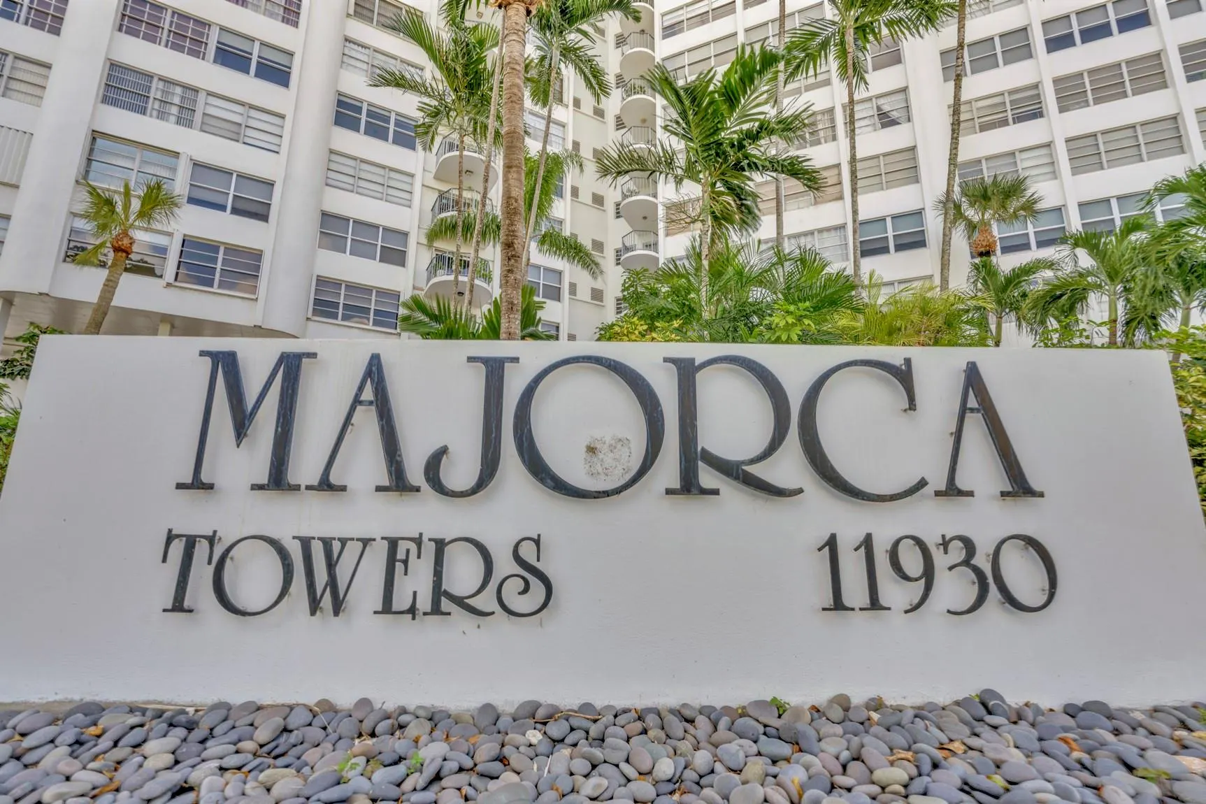 11930 N Bayshore Dr, #404