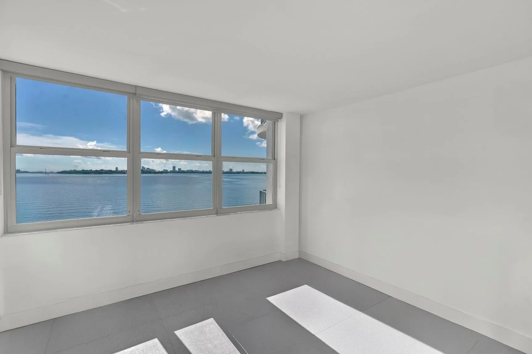 11930 N Bayshore Dr, #404