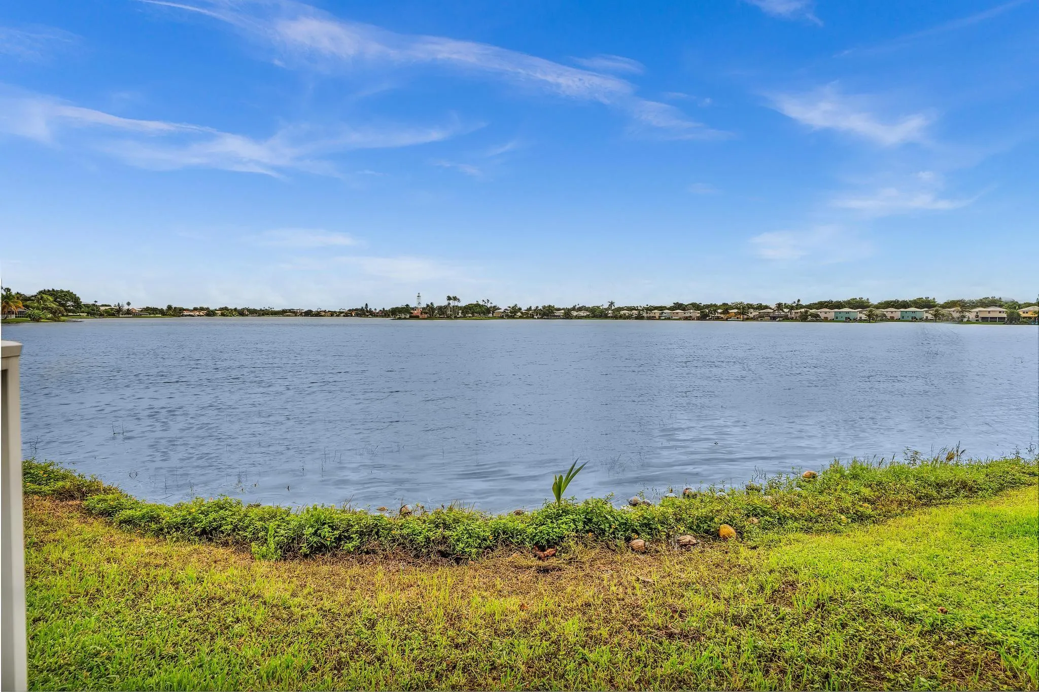 3218 W Buena Vista Dr