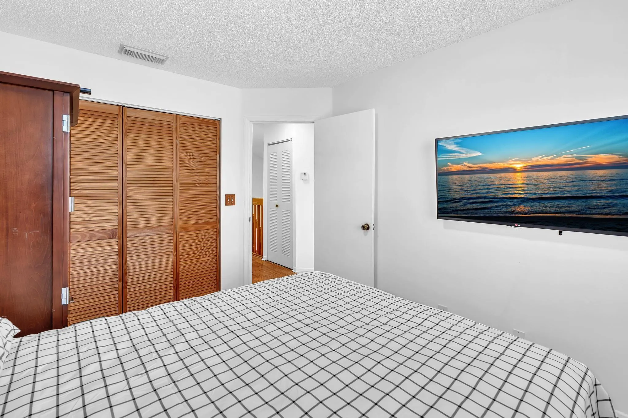 3218 W Buena Vista Dr