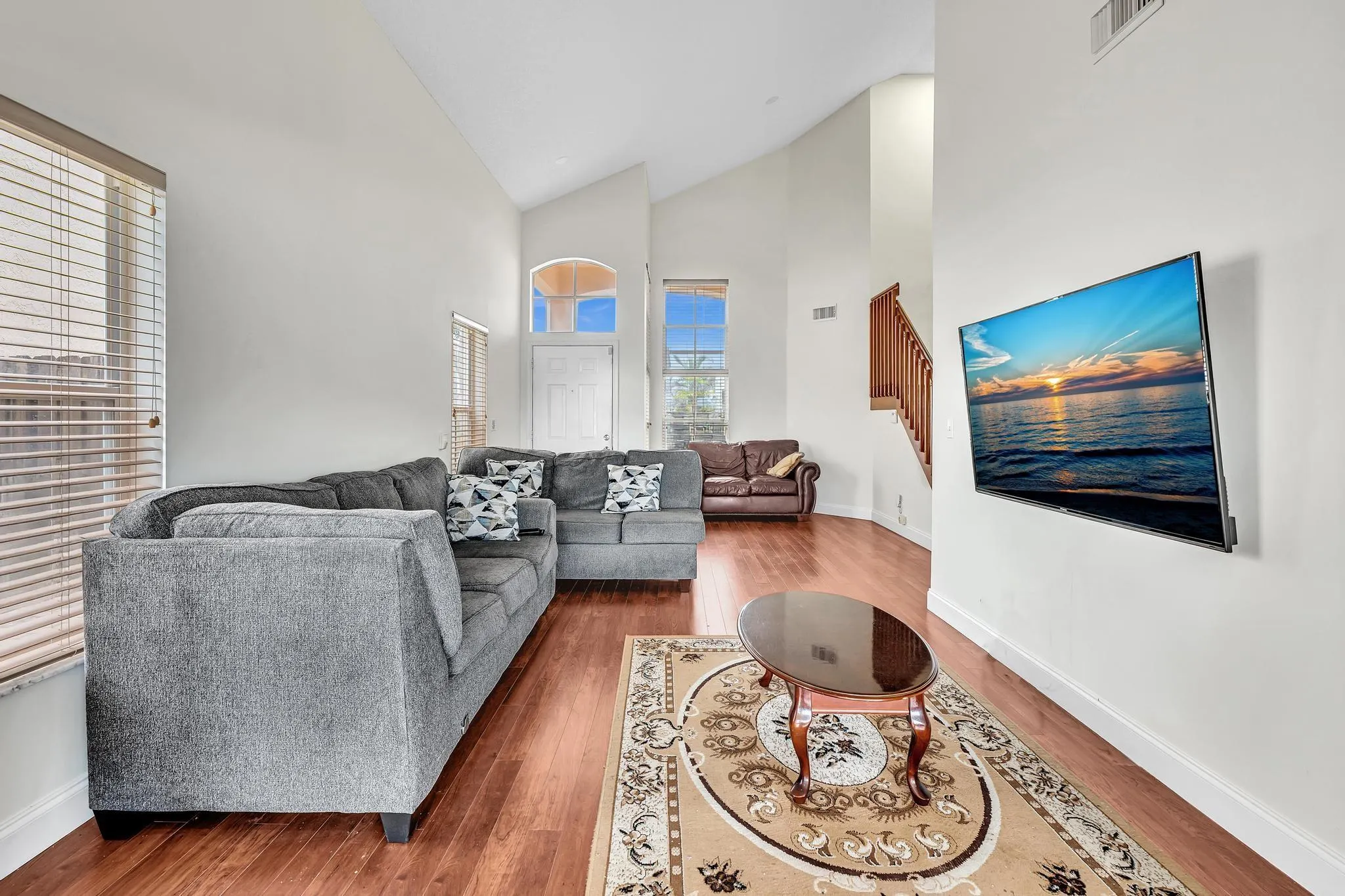 3218 W Buena Vista Dr