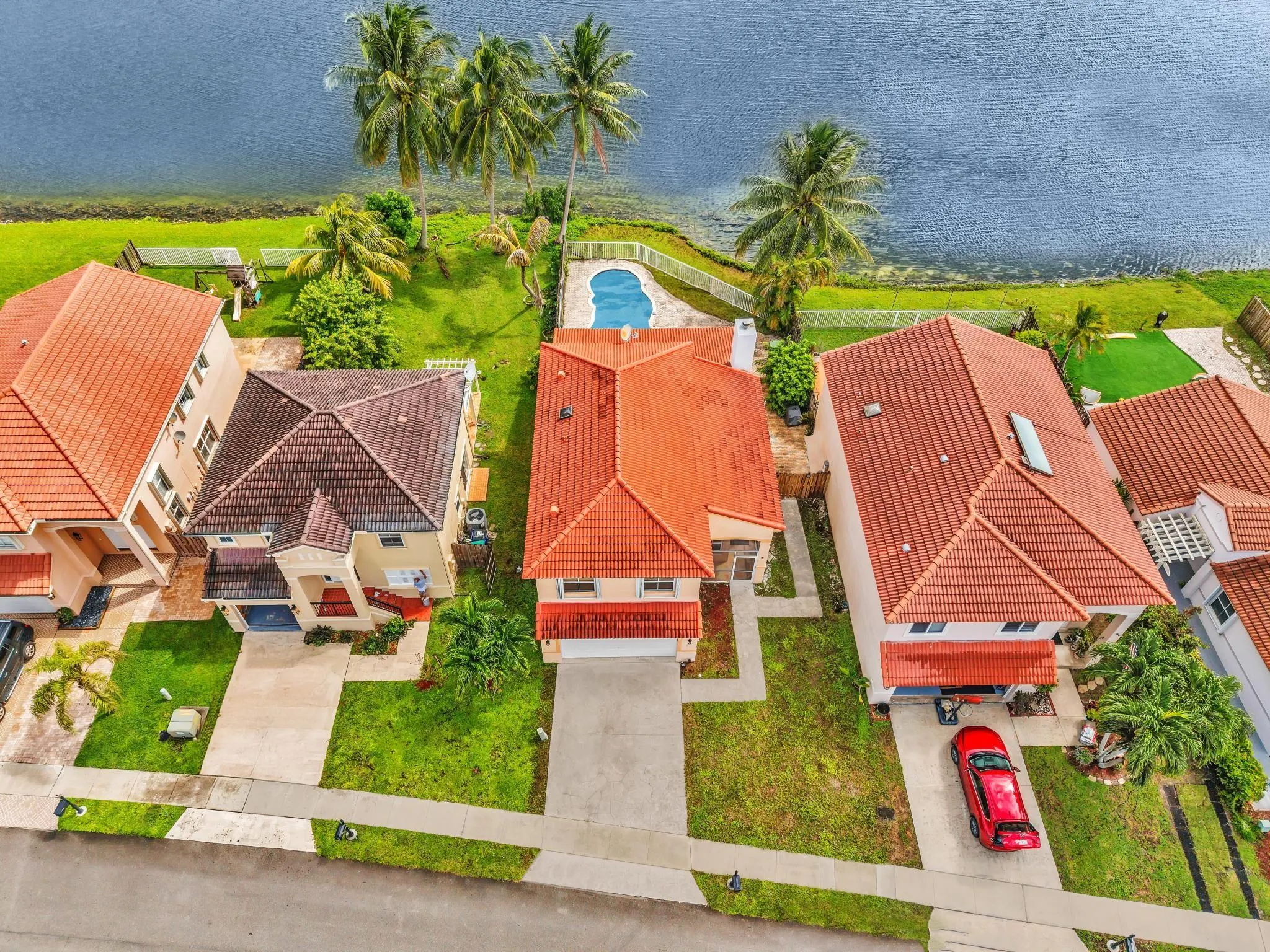 3218 W Buena Vista Dr