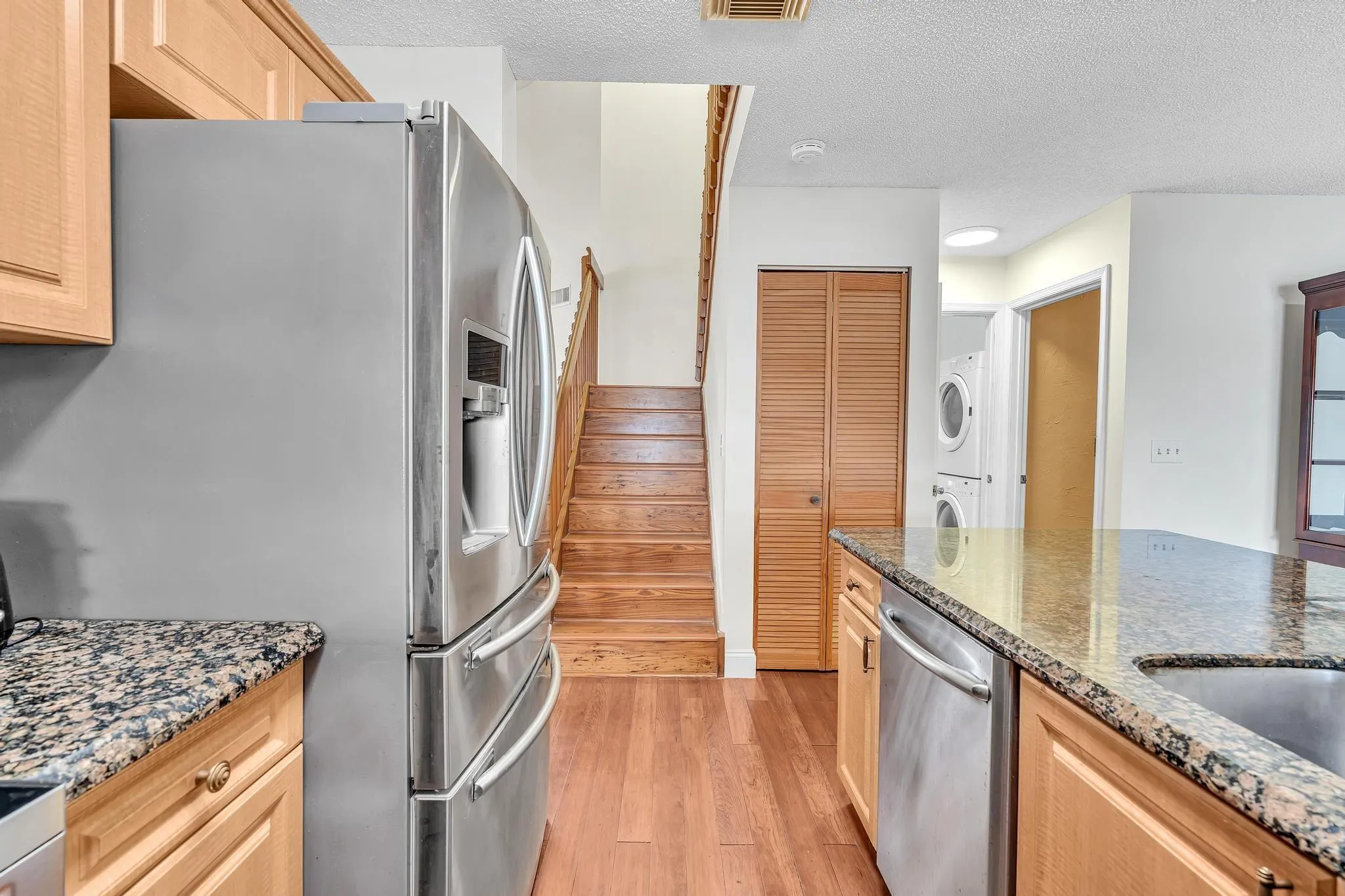3218 W Buena Vista Dr