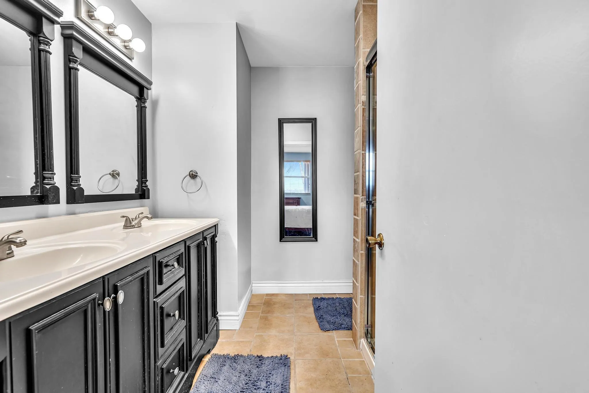 3218 W Buena Vista Dr
