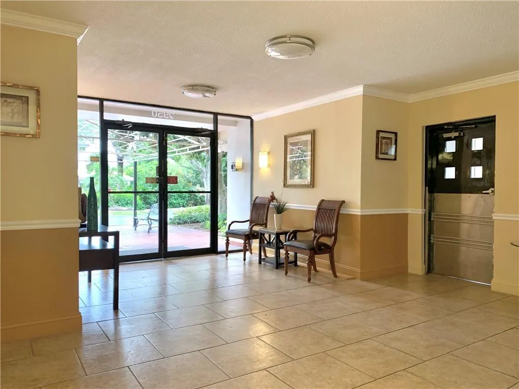 2950 N Palm Aire Dr, #305