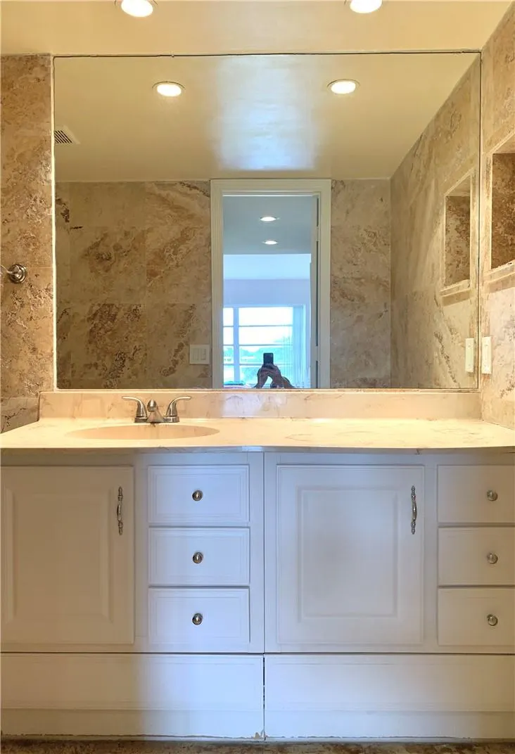 2950 N Palm Aire Dr, #305