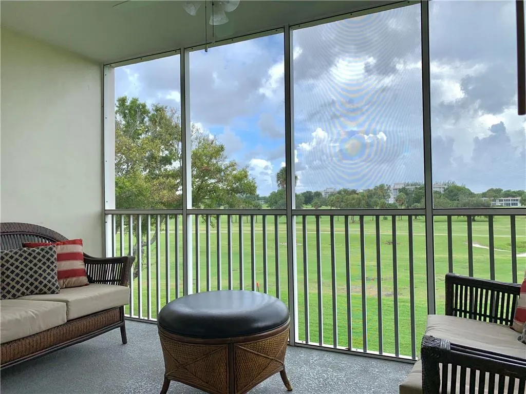 2950 N Palm Aire Dr, #305