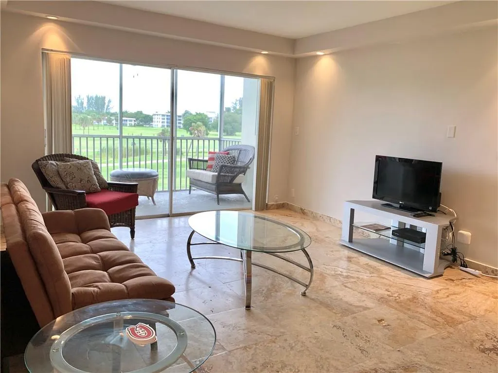 2950 N Palm Aire Dr, #305