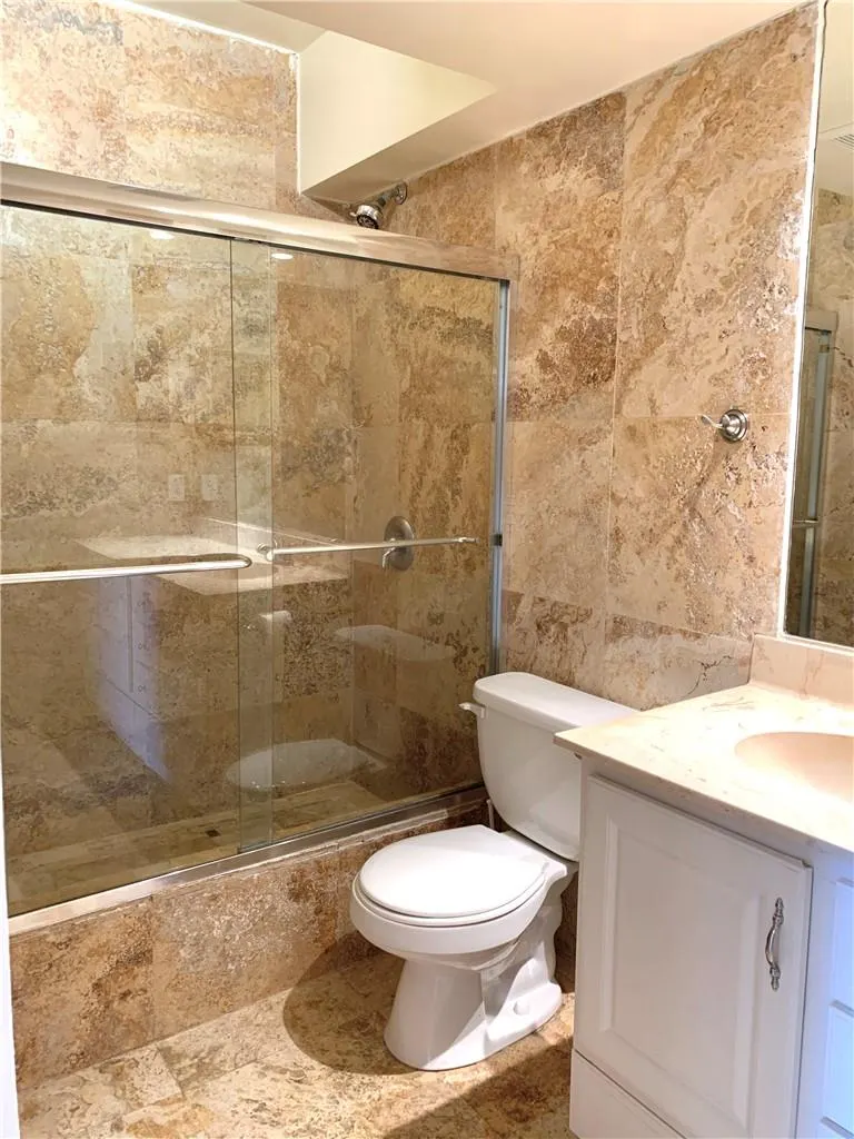 2950 N Palm Aire Dr, #305