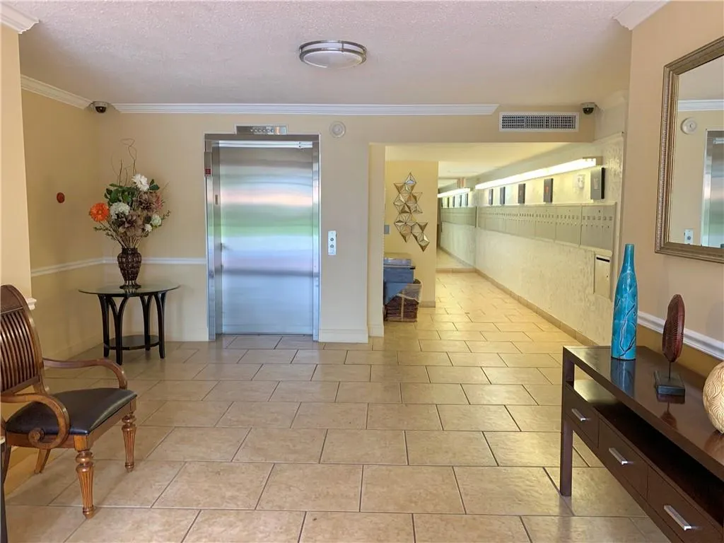 2950 N Palm Aire Dr, #305