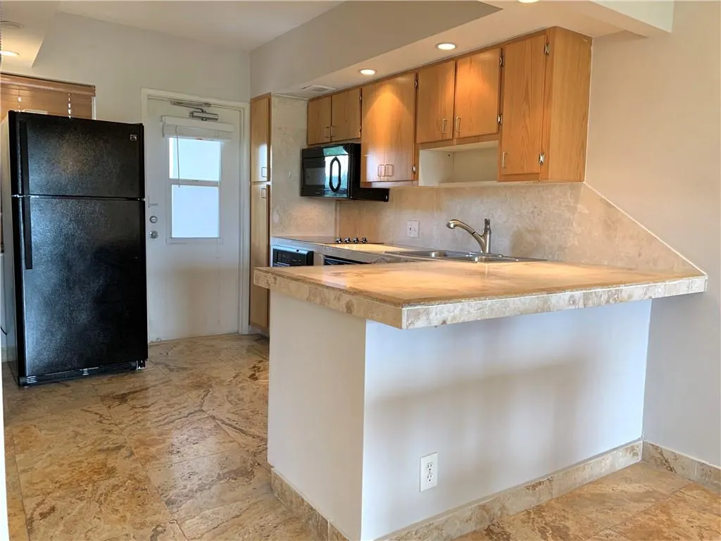 2950 N Palm Aire Dr, #305